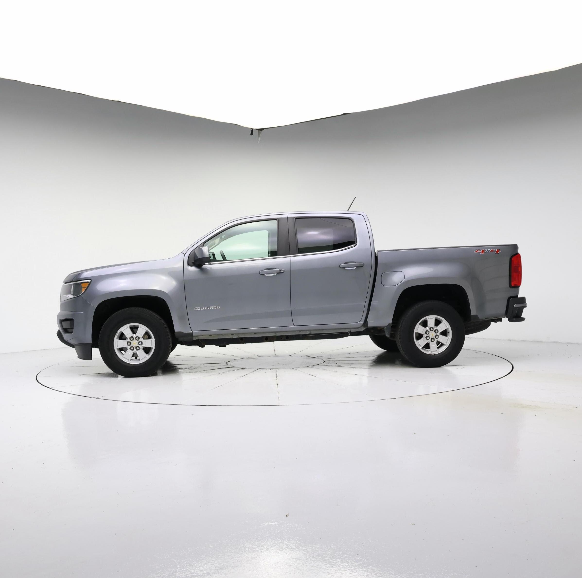 Thumbnail: 2020 Chevrolet Colorado - 3