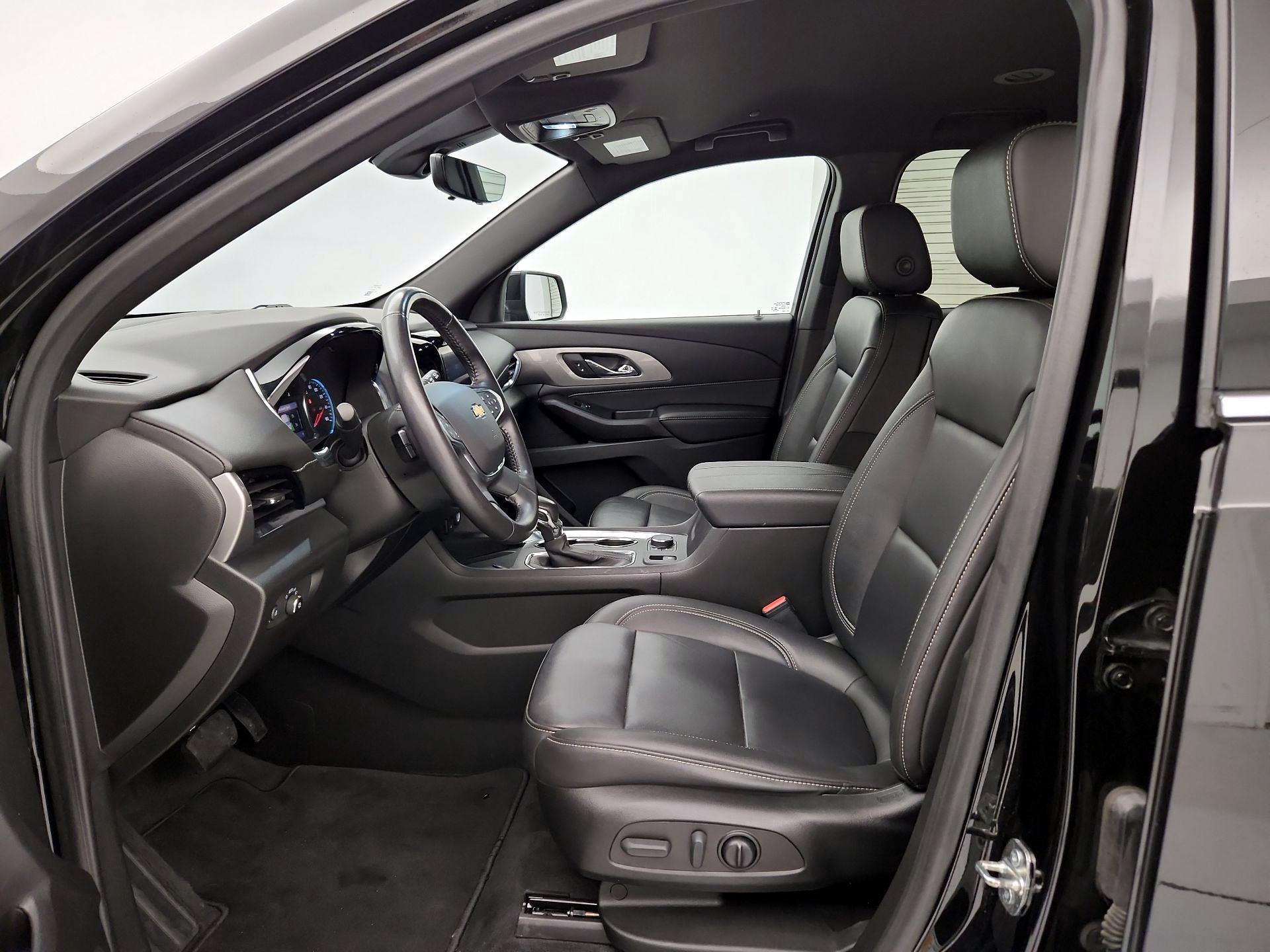Thumbnail: 2022 Chevrolet Traverse - 11