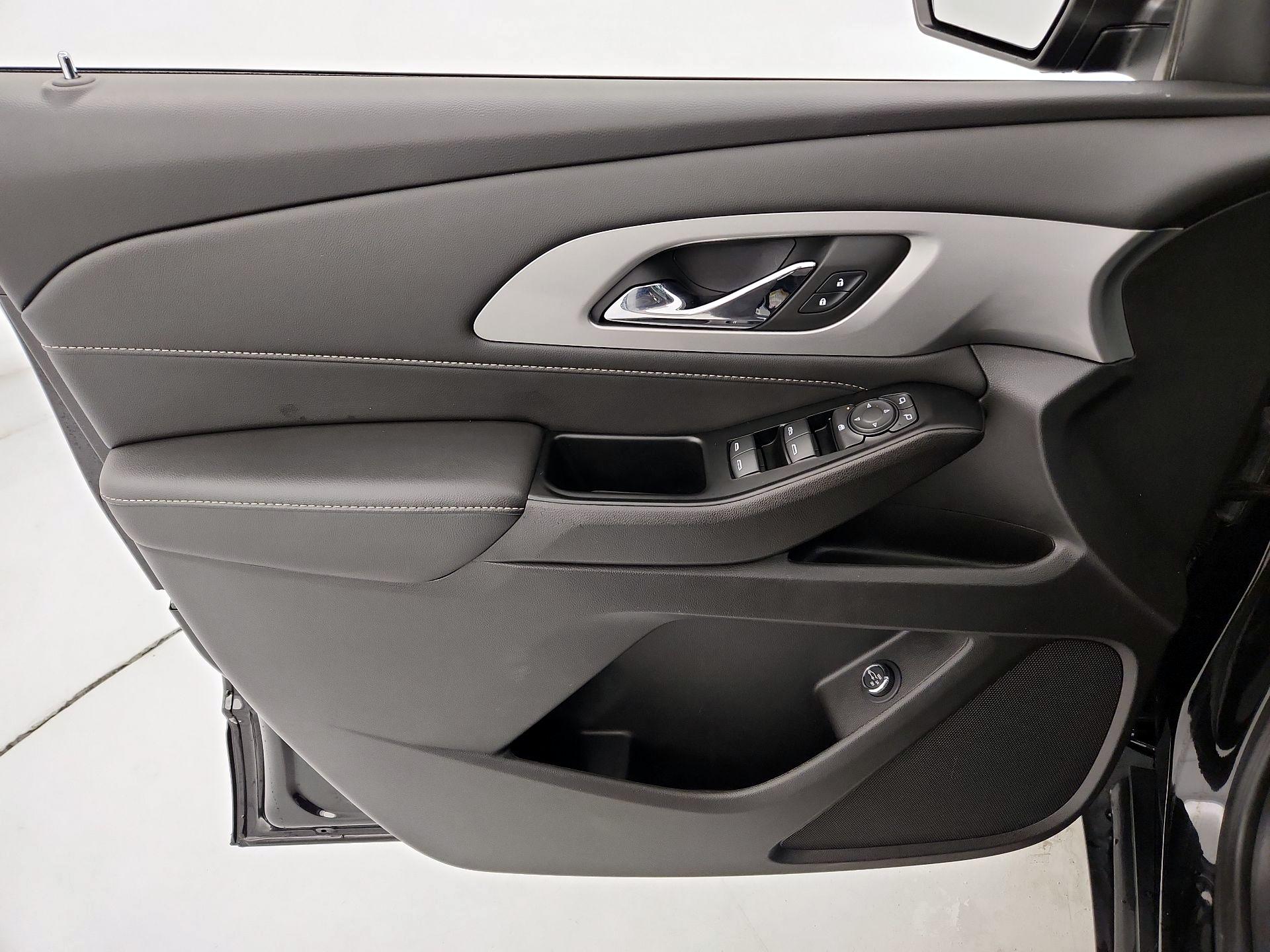 Thumbnail: 2022 Chevrolet Traverse - 12