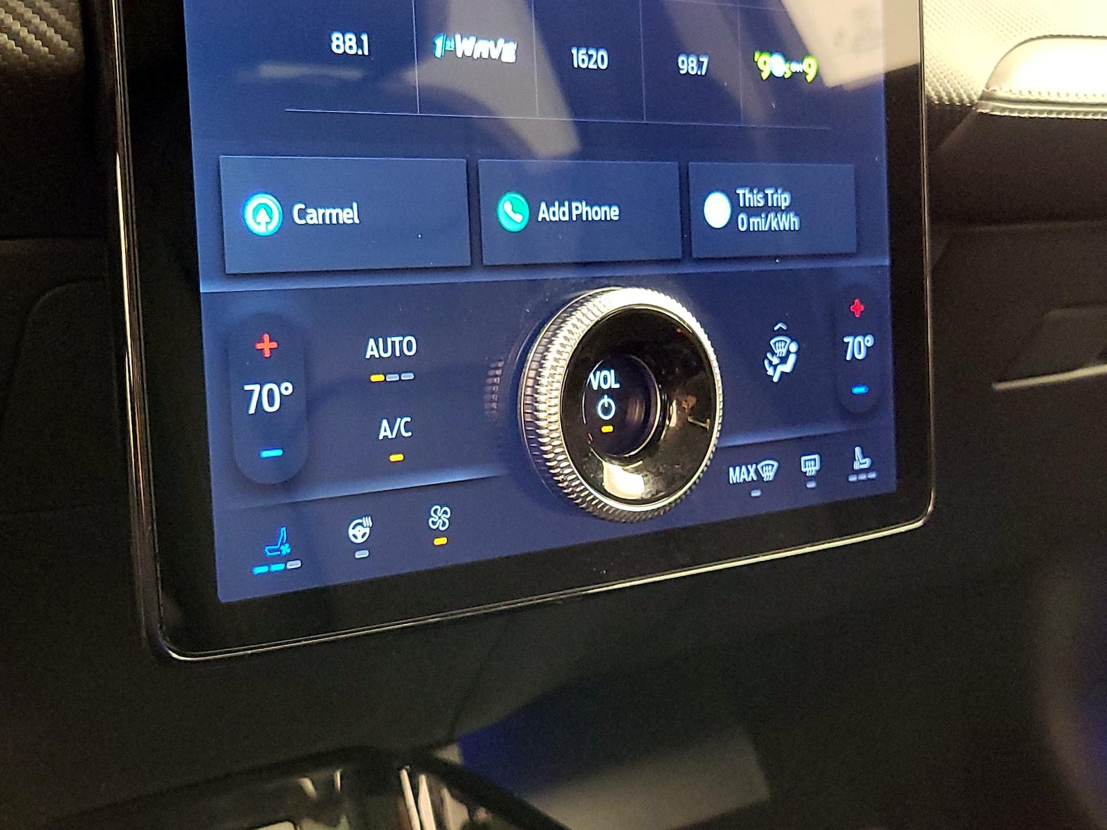 2025 Ford Mustang Mach-E Premium AWD - Photo 17