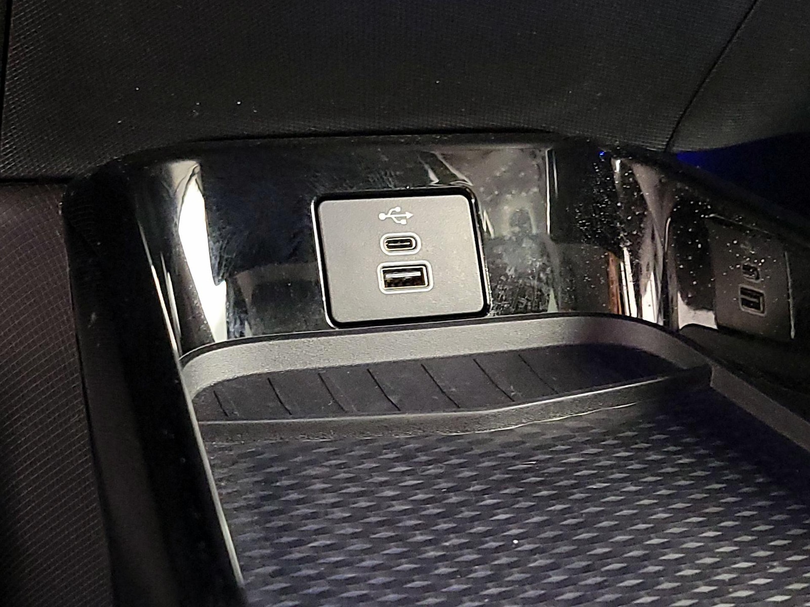 2025 Ford Mustang Mach-E Premium AWD - Photo 19