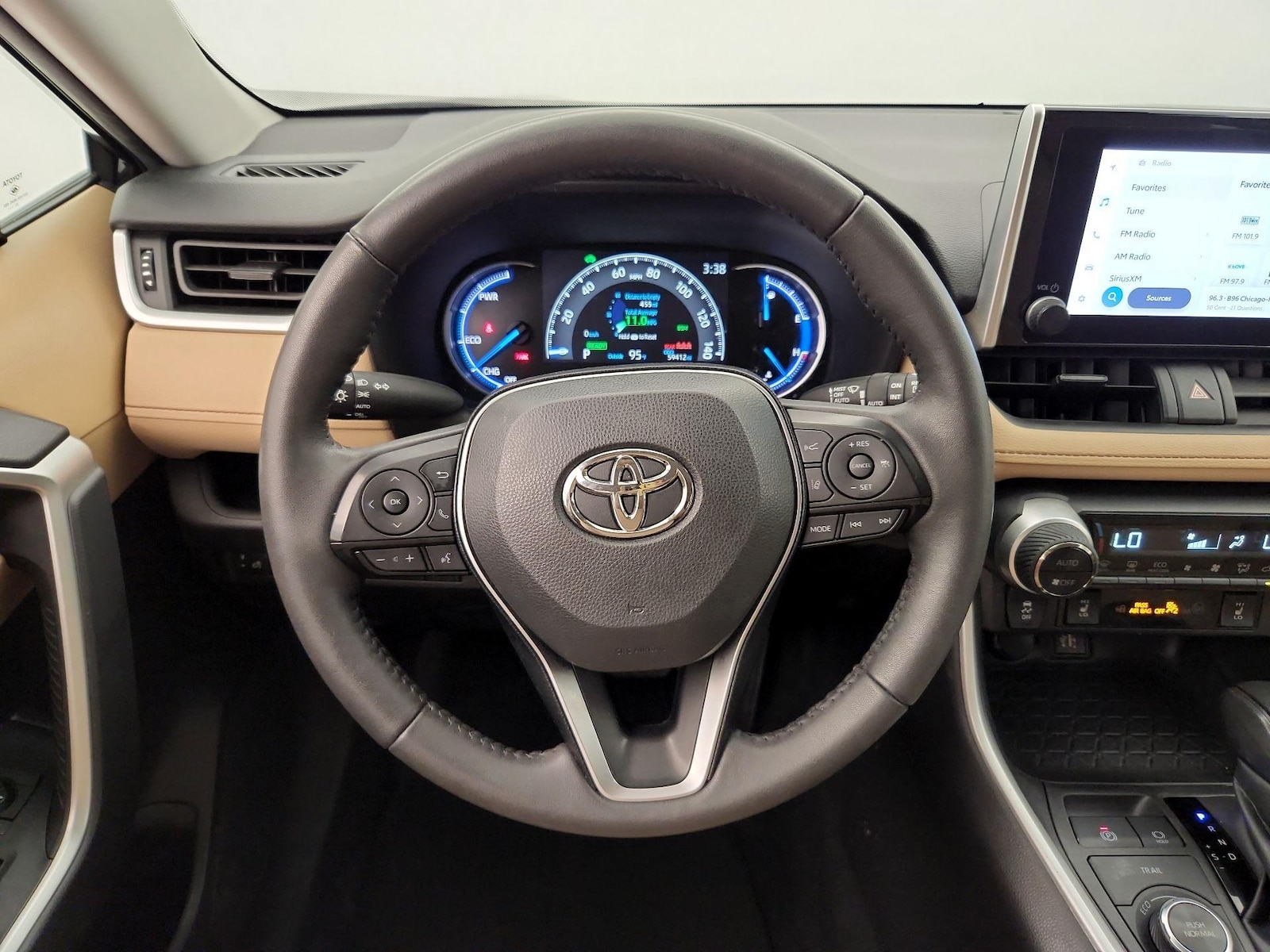 2024 Toyota RAV4 XLE - Photo 11