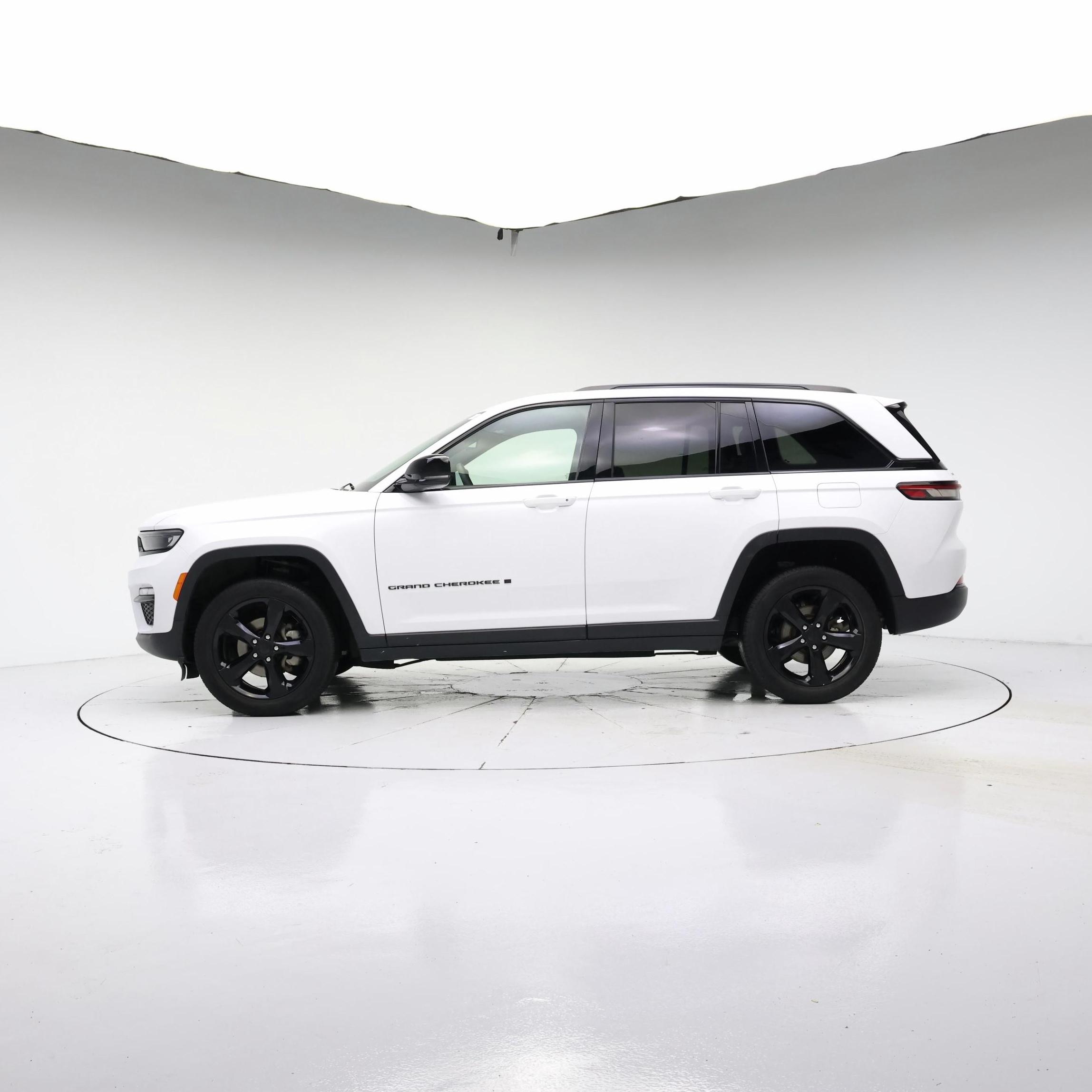 Thumbnail: 2024 Jeep Grand Cherokee - 3