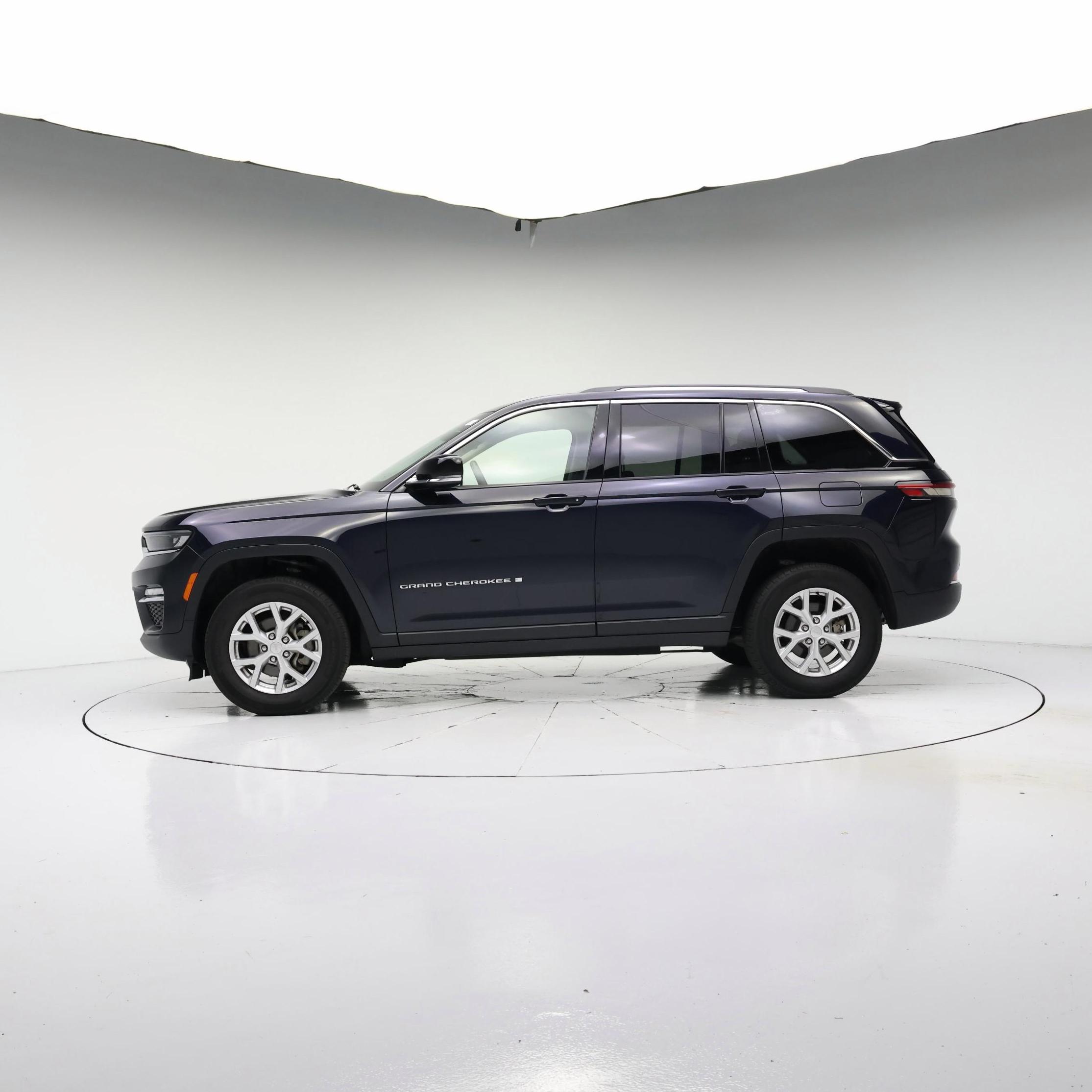 Thumbnail: 2023 Jeep Grand Cherokee - 3