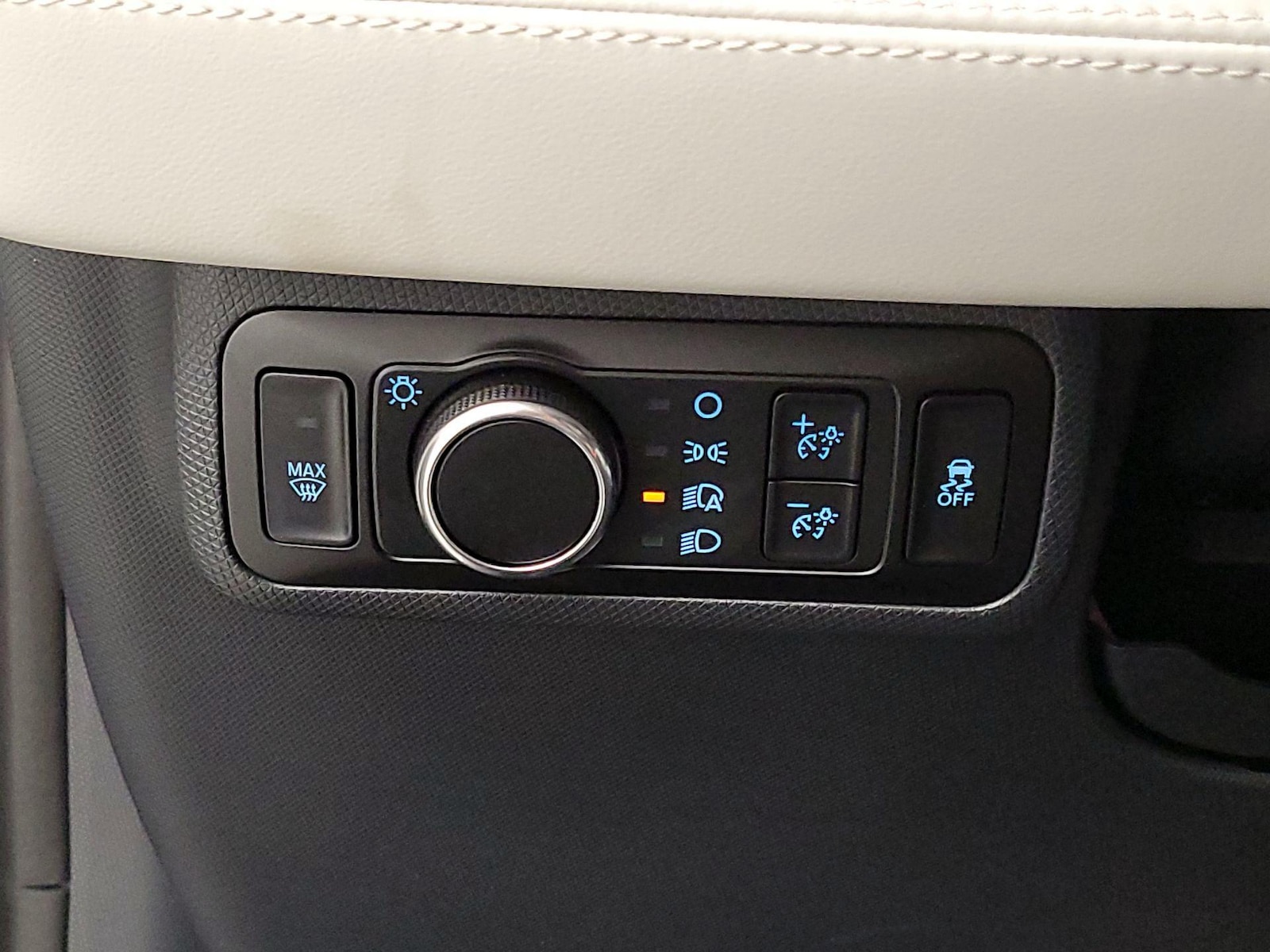 2025 Ford Mustang Mach-E Premium AWD - Photo 14