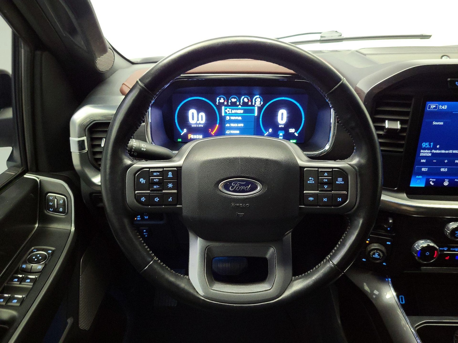2023 Ford F-150 Lariat - Photo 11