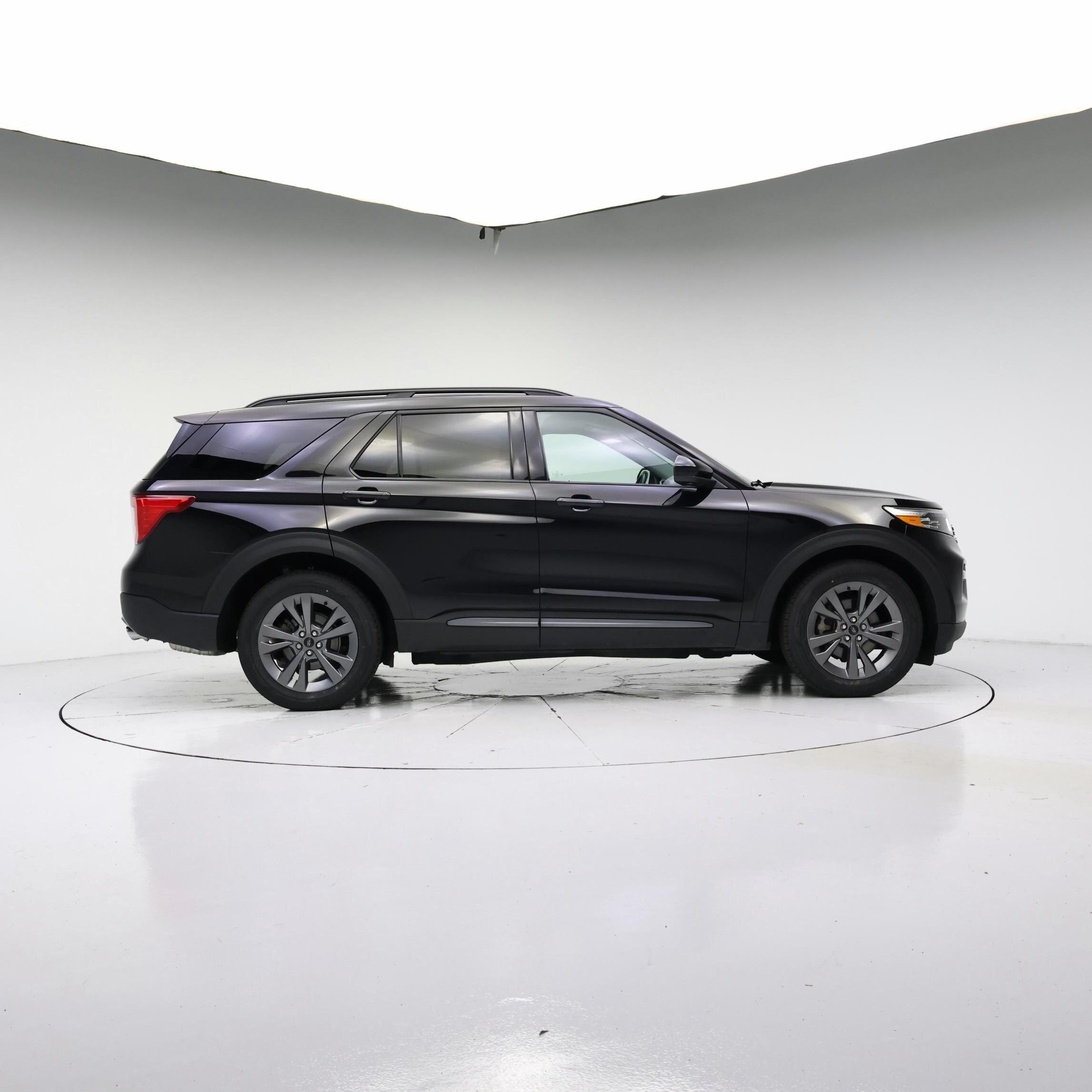 Thumbnail: 2023 Ford Explorer - 7