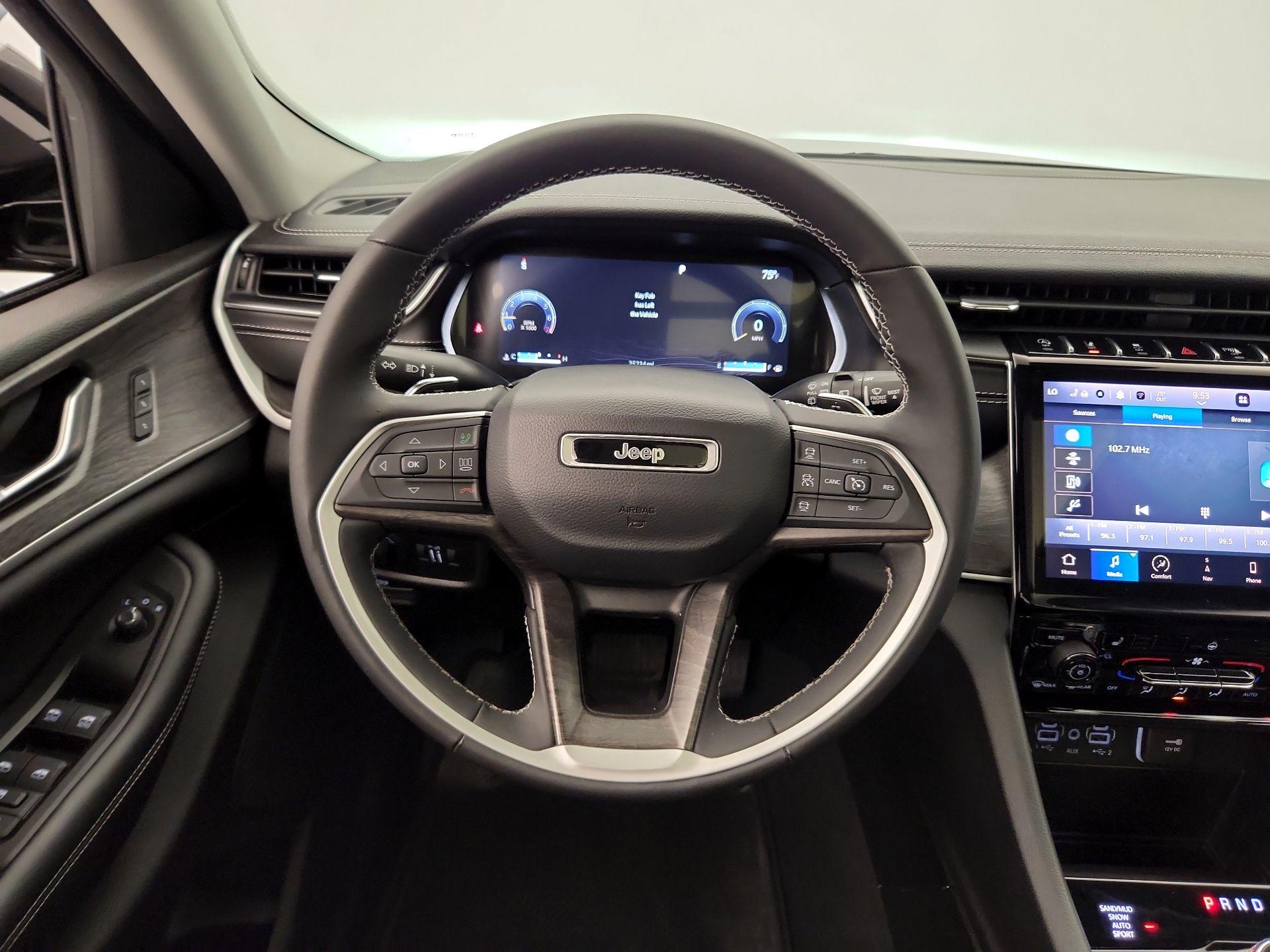 Thumbnail: 2023 Jeep Grand Cherokee - 10