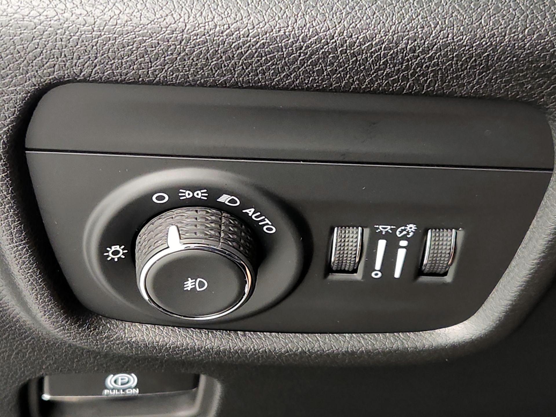 Thumbnail: 2023 Jeep Grand Cherokee - 13