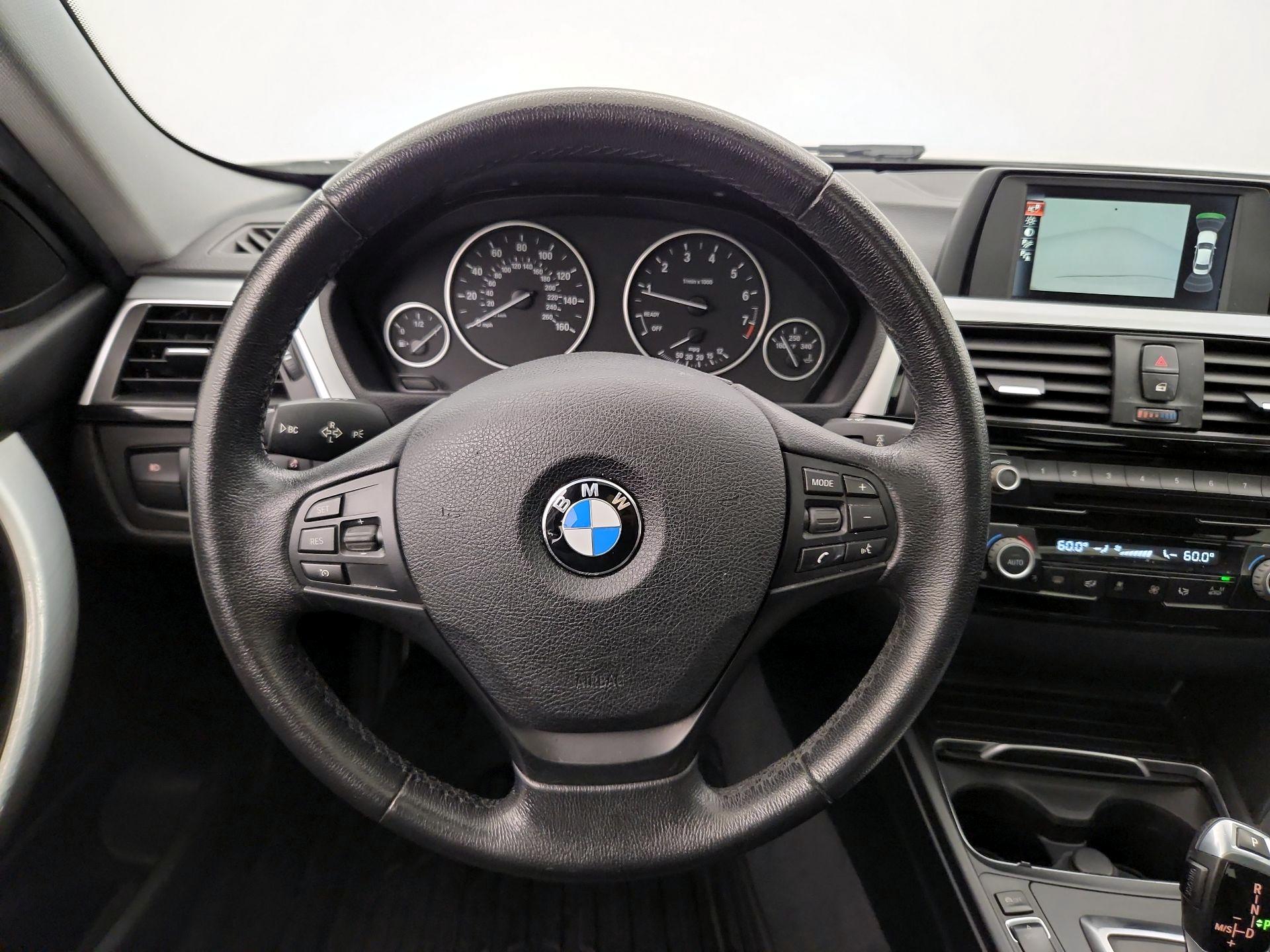 Thumbnail: 2017 BMW 3 Series - 10