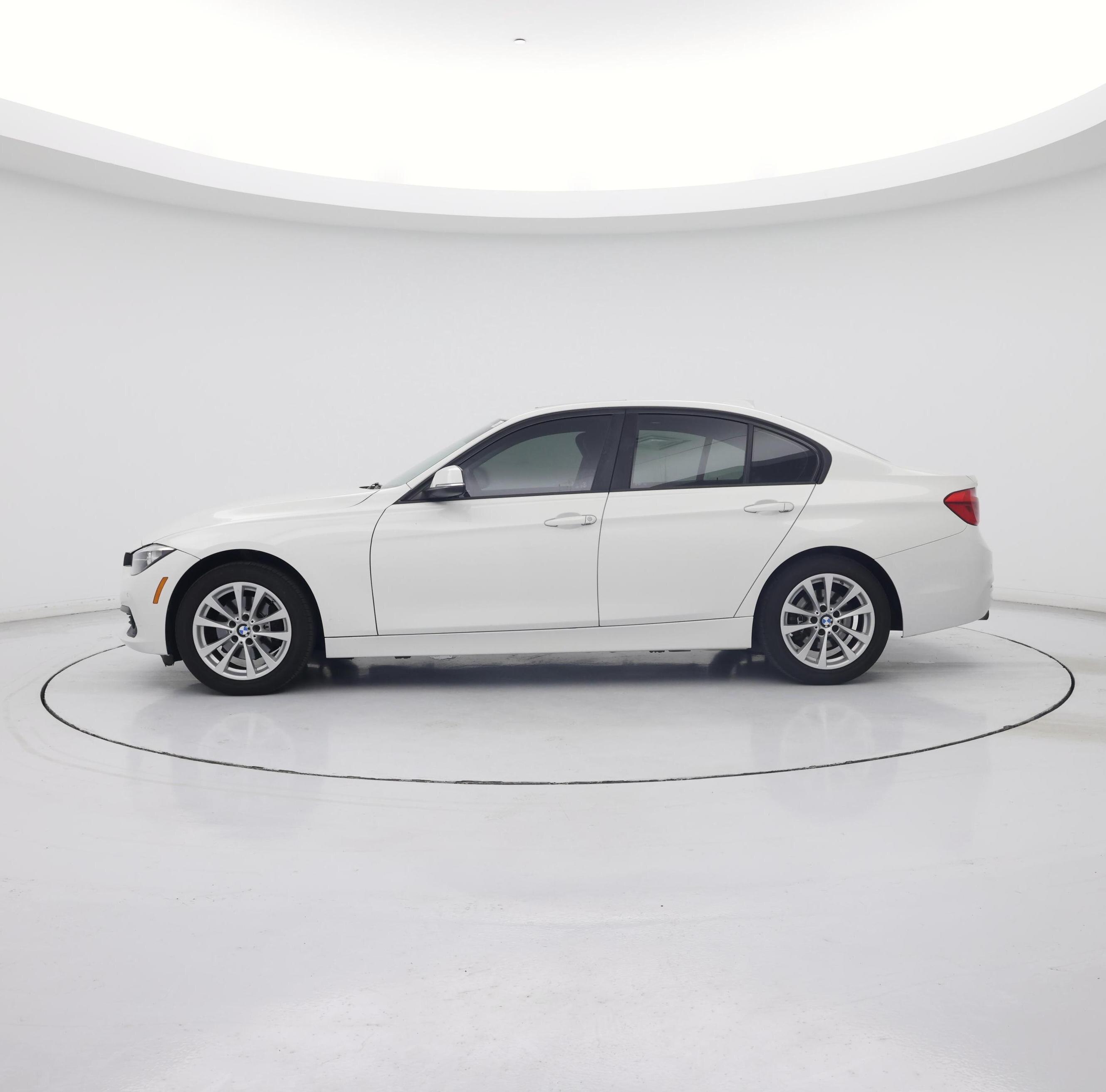 Thumbnail: 2017 BMW 3 Series - 3