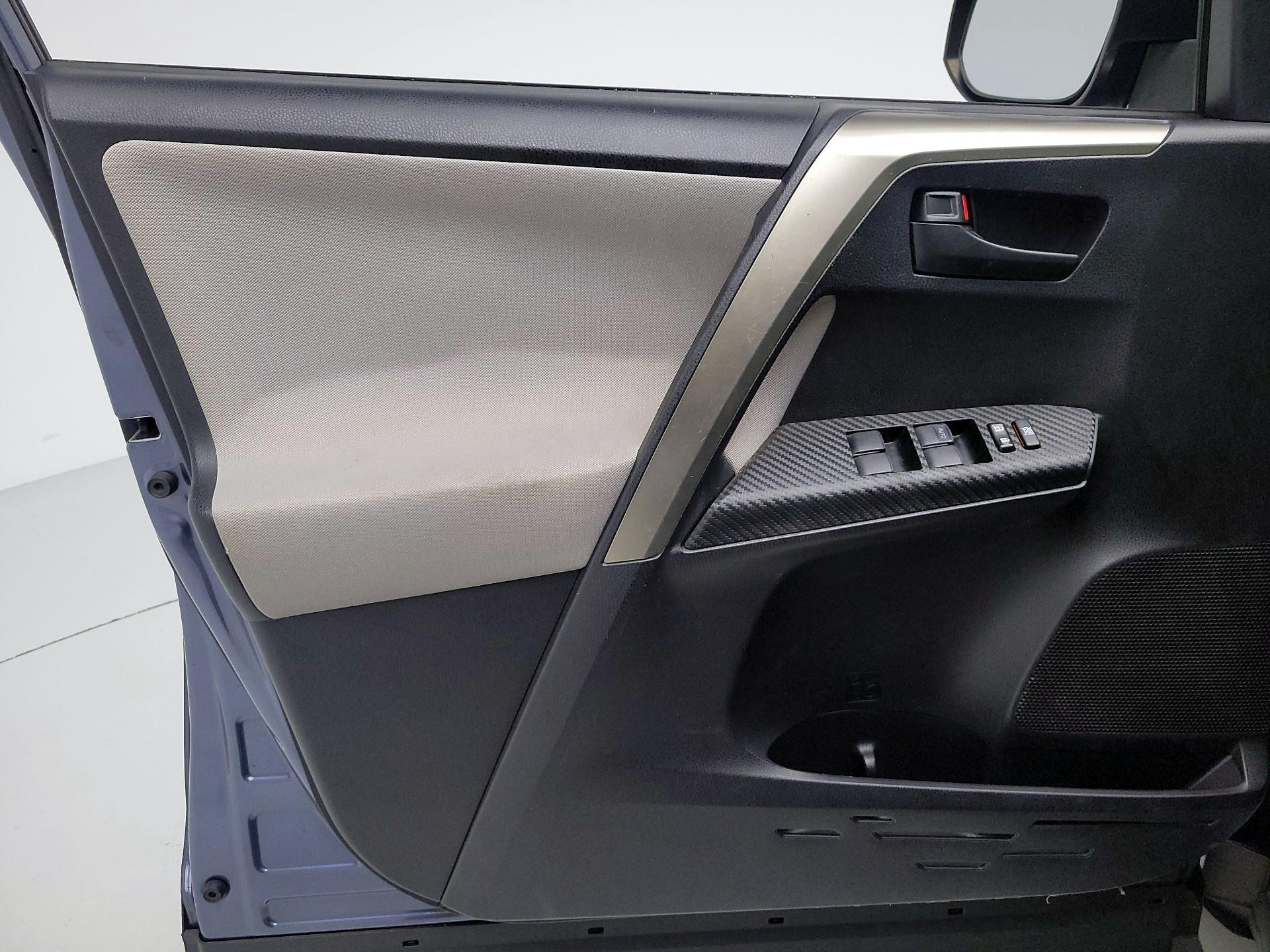 Thumbnail: 2014 Toyota RAV4 - 12