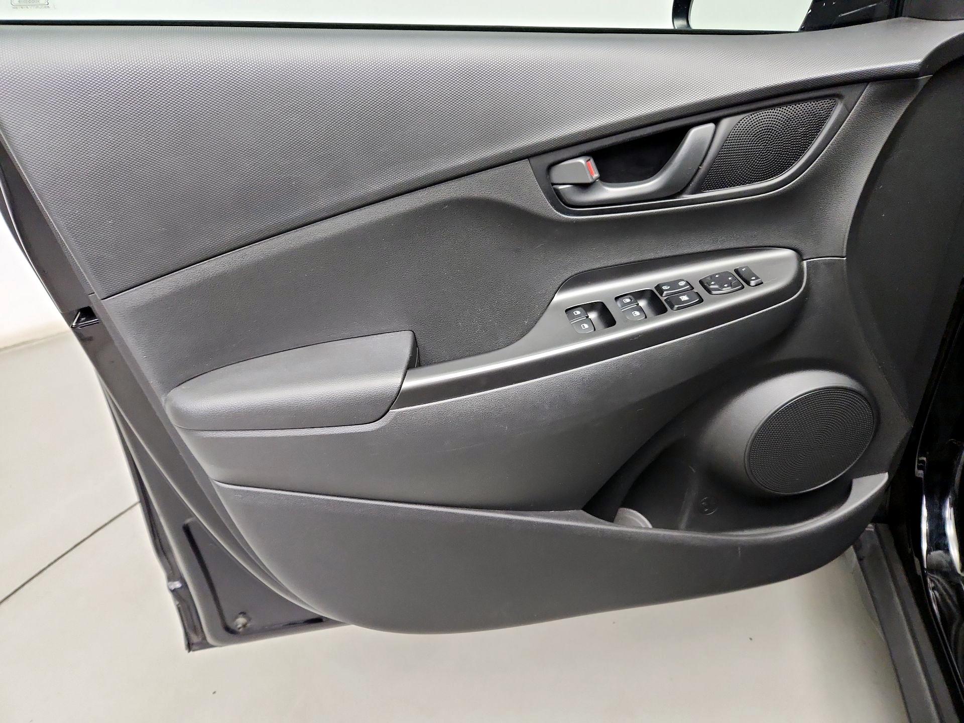 Thumbnail: 2020 Hyundai Kona - 12