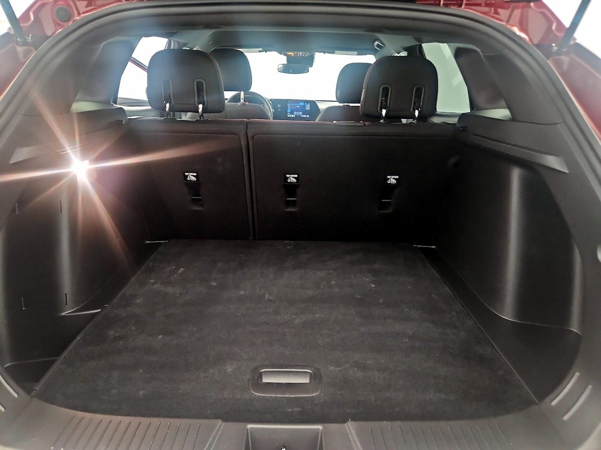 Trunk/Cargo (Seats Up)