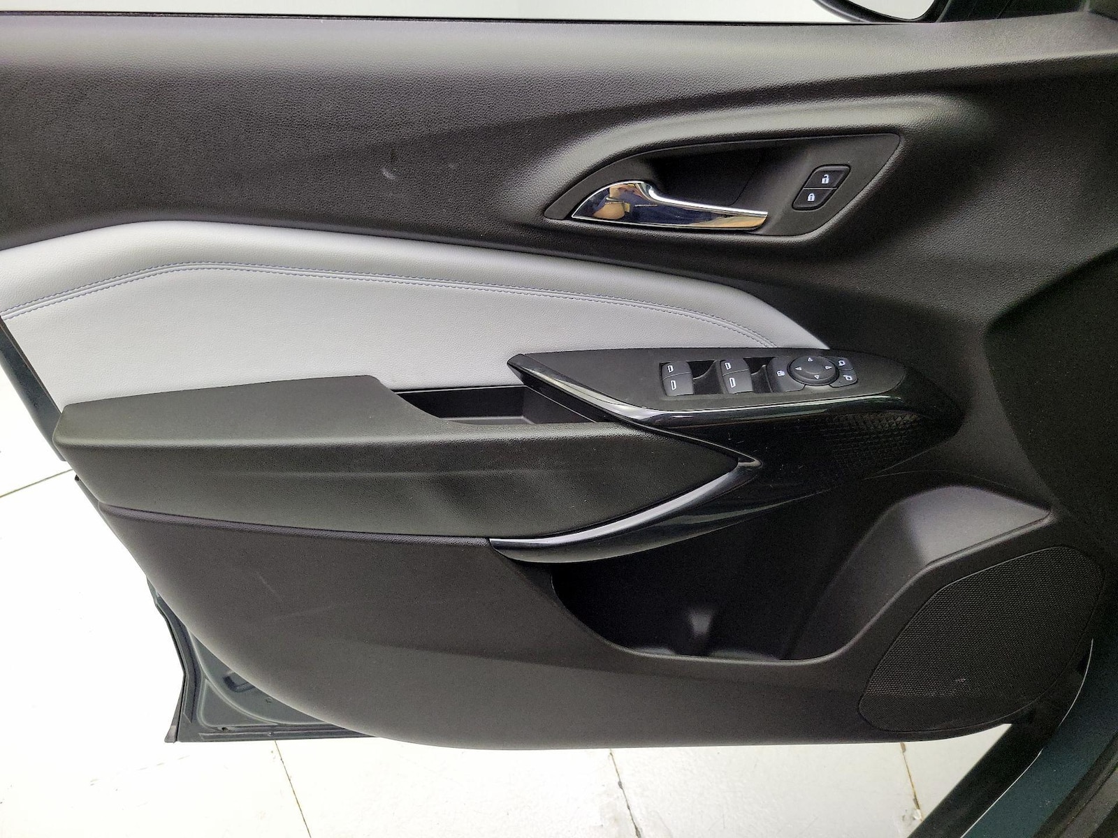 2025 Chevrolet Trax LT - Photo 13