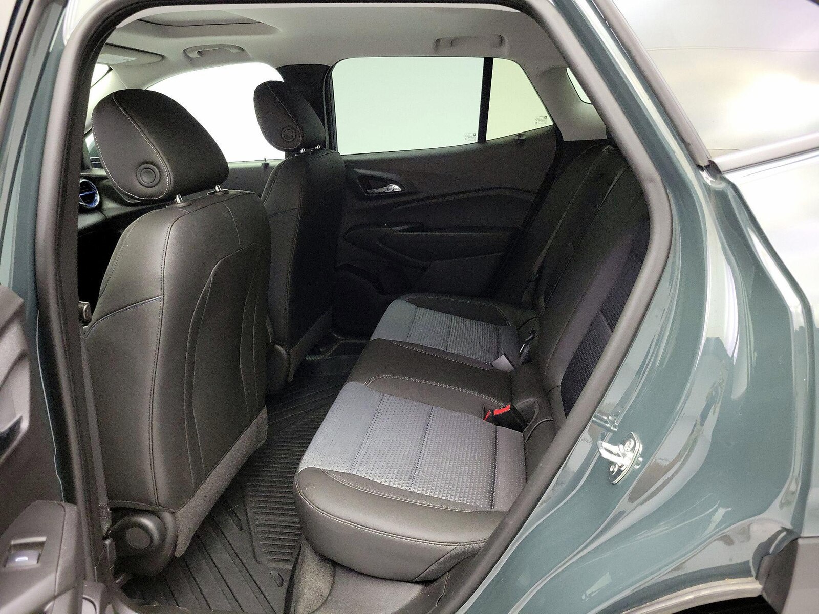 2025 Chevrolet Trax LT - Photo 21