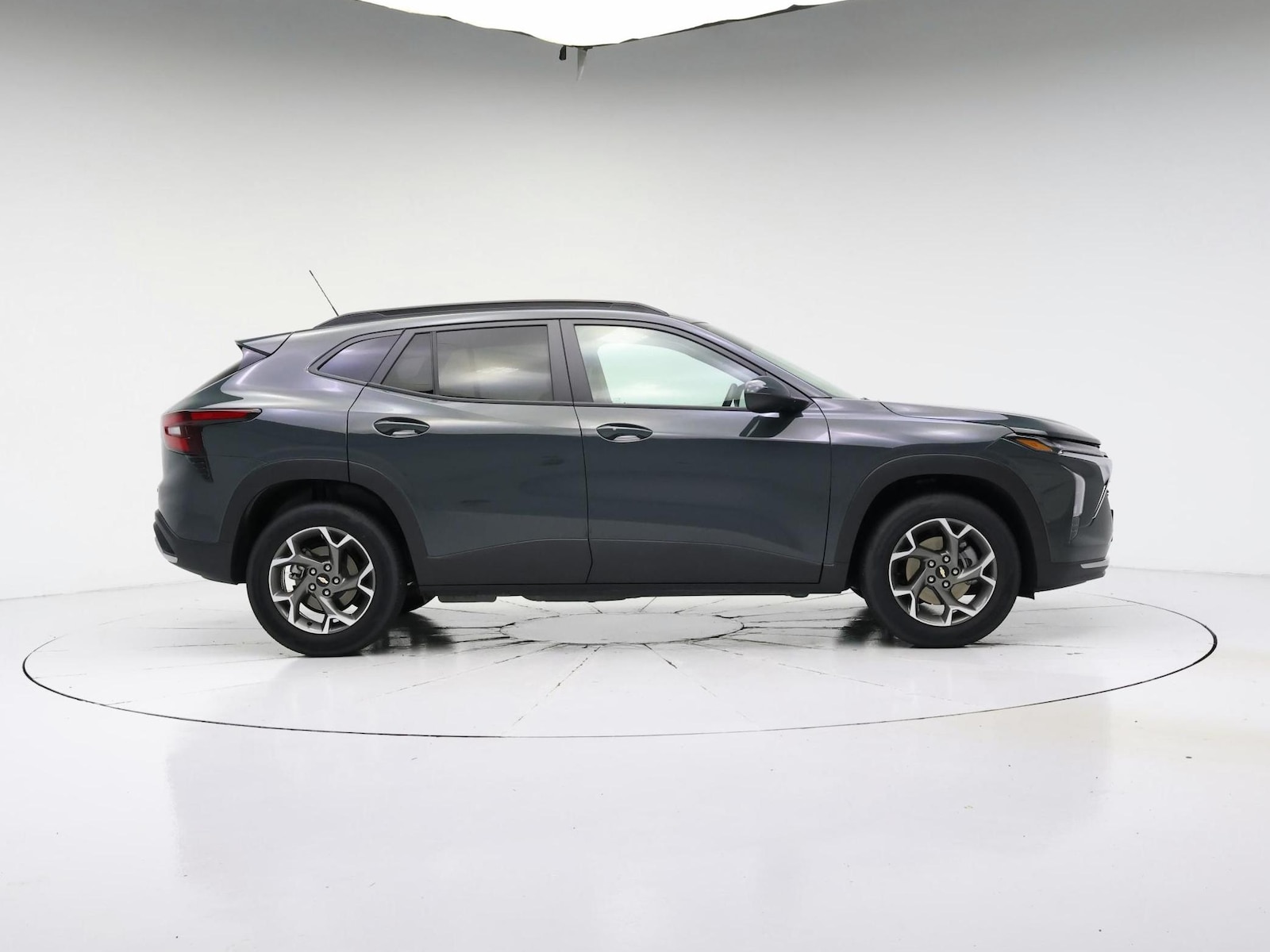 2025 Chevrolet Trax LT - Photo 8
