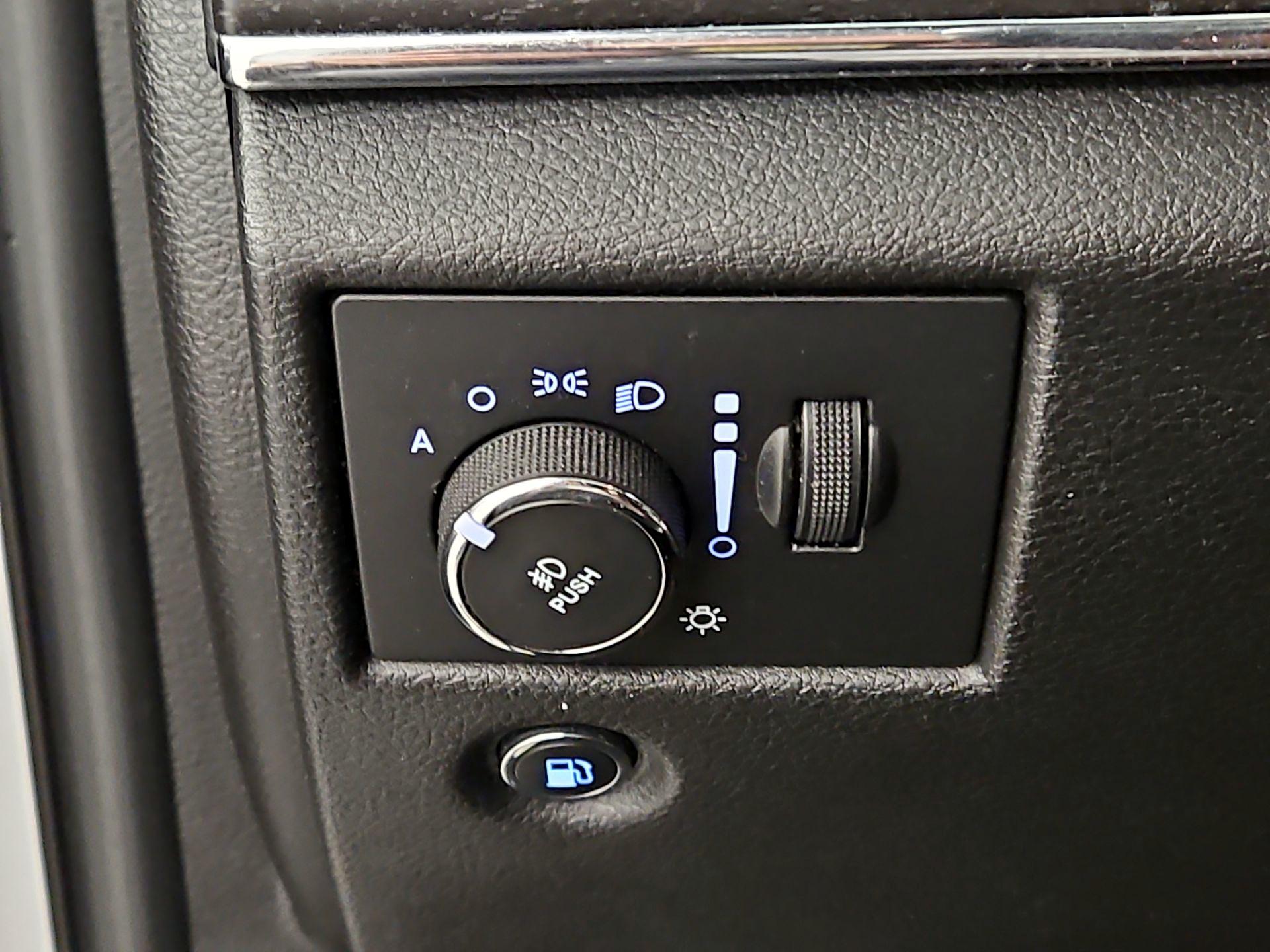 Thumbnail: 2017 Jeep Grand Cherokee - 11