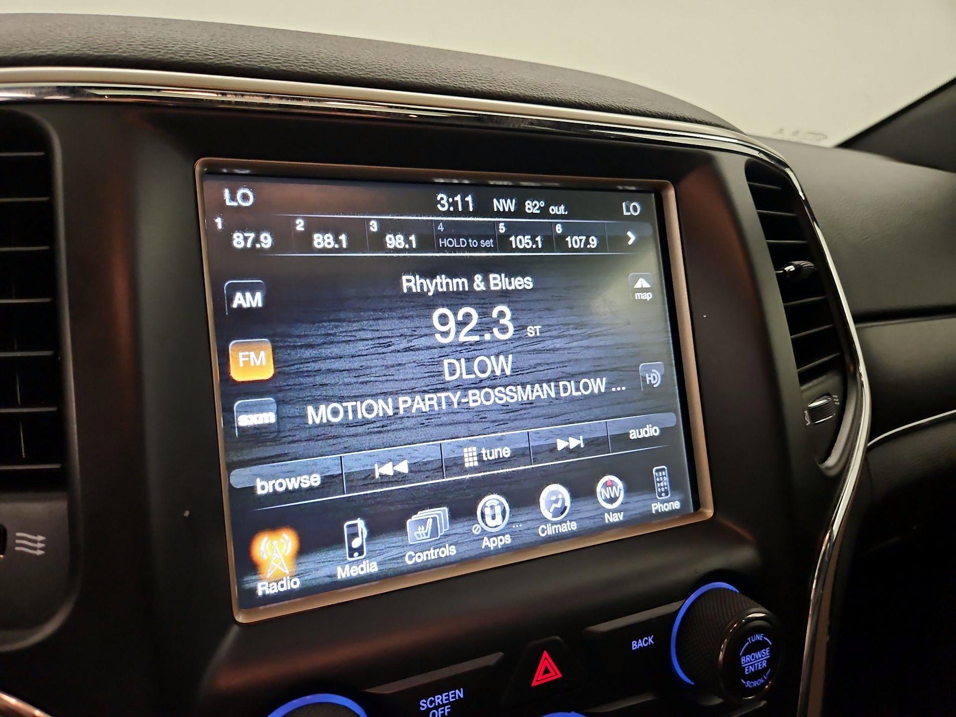Thumbnail: 2017 Jeep Grand Cherokee - 14