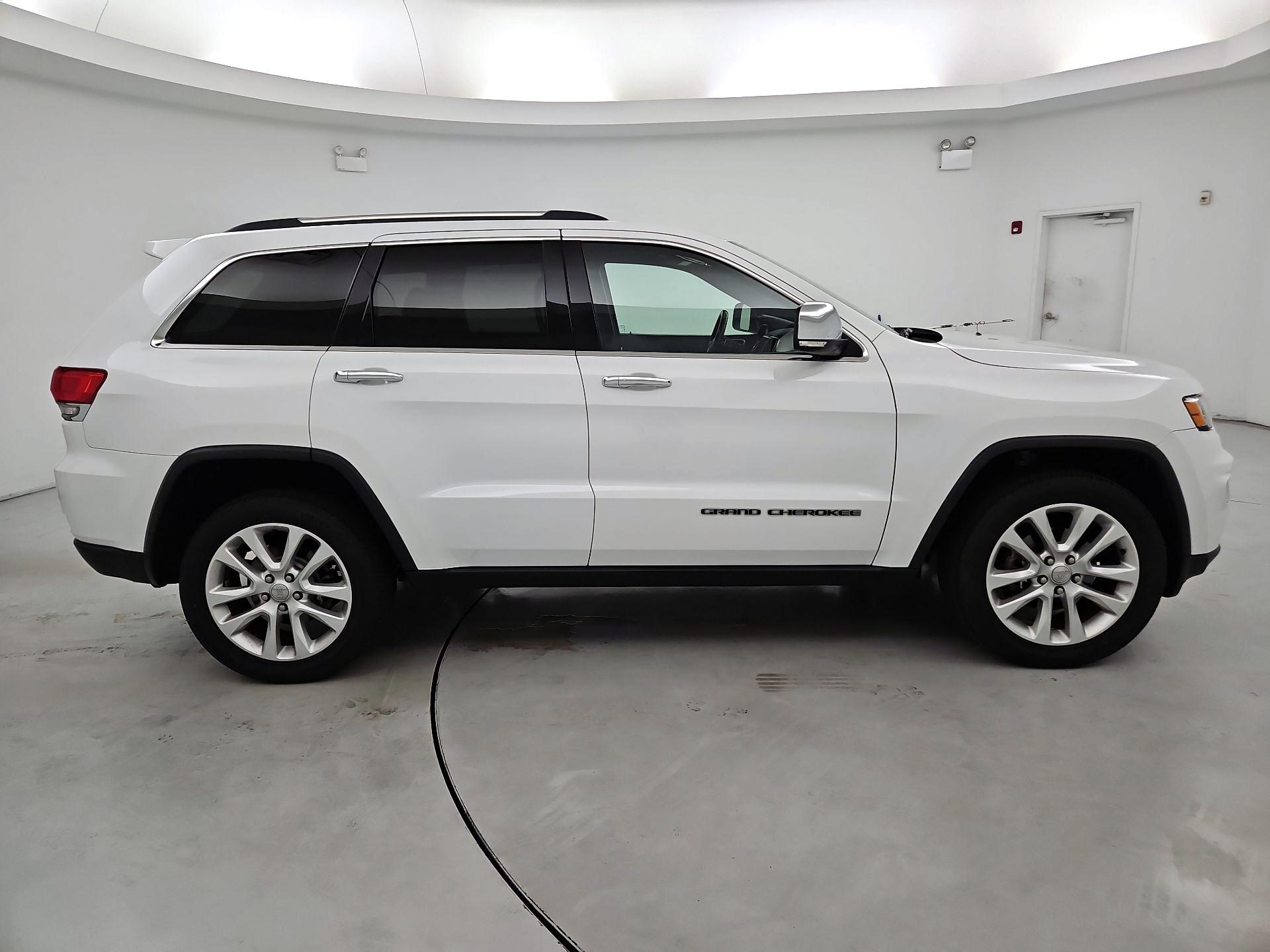 Thumbnail: 2017 Jeep Grand Cherokee - 4
