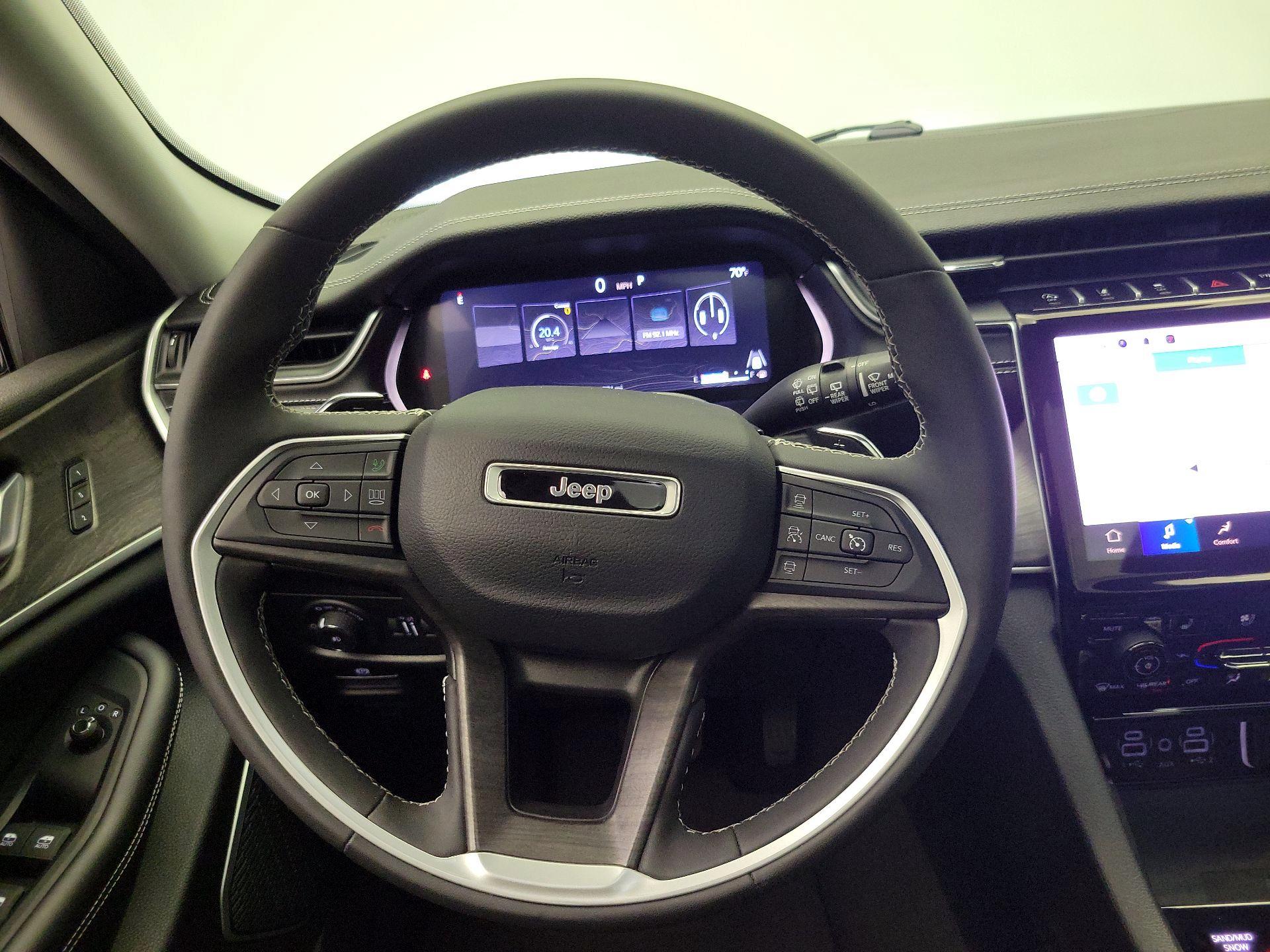 Thumbnail: 2023 Jeep Grand Cherokee - 10