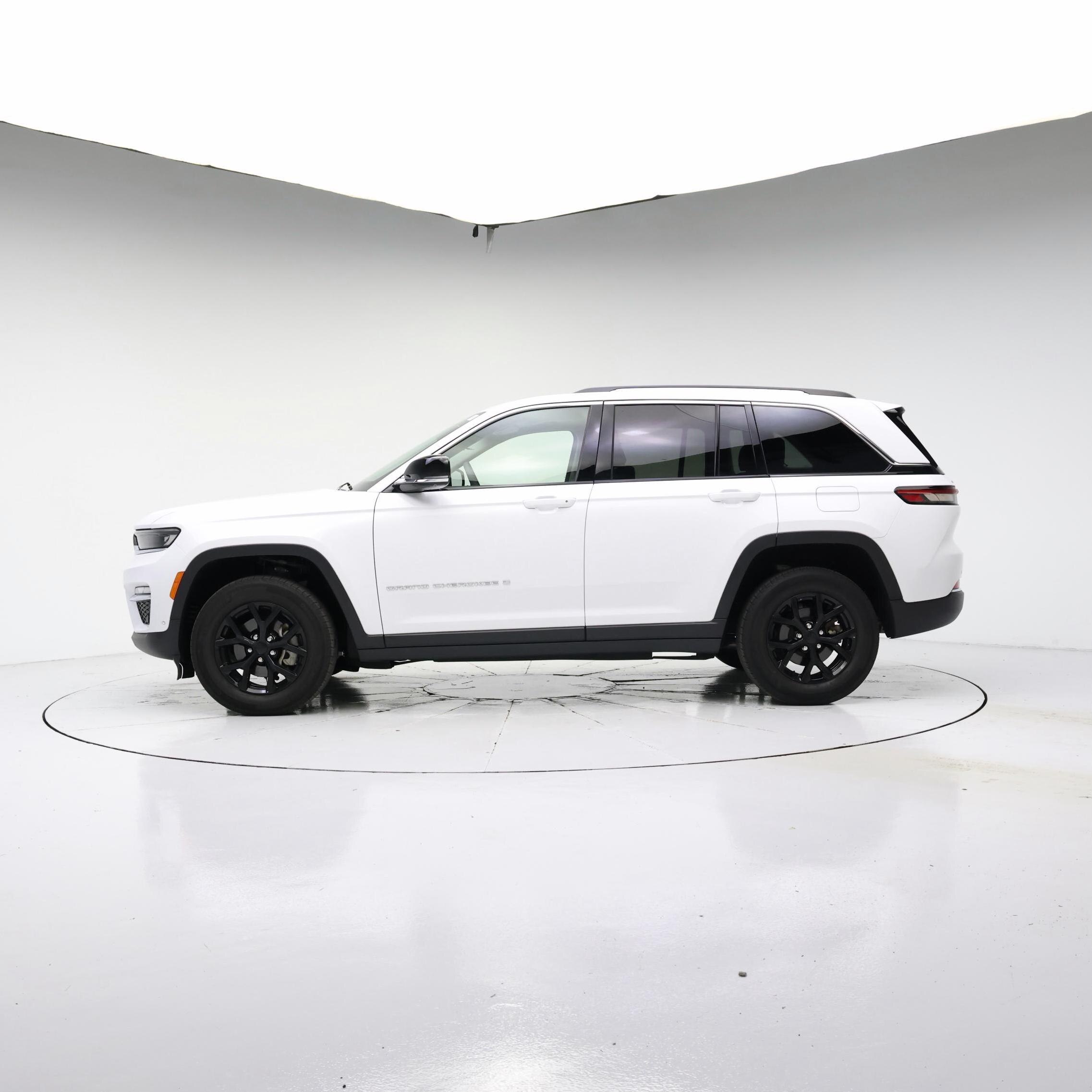 Thumbnail: 2023 Jeep Grand Cherokee - 3