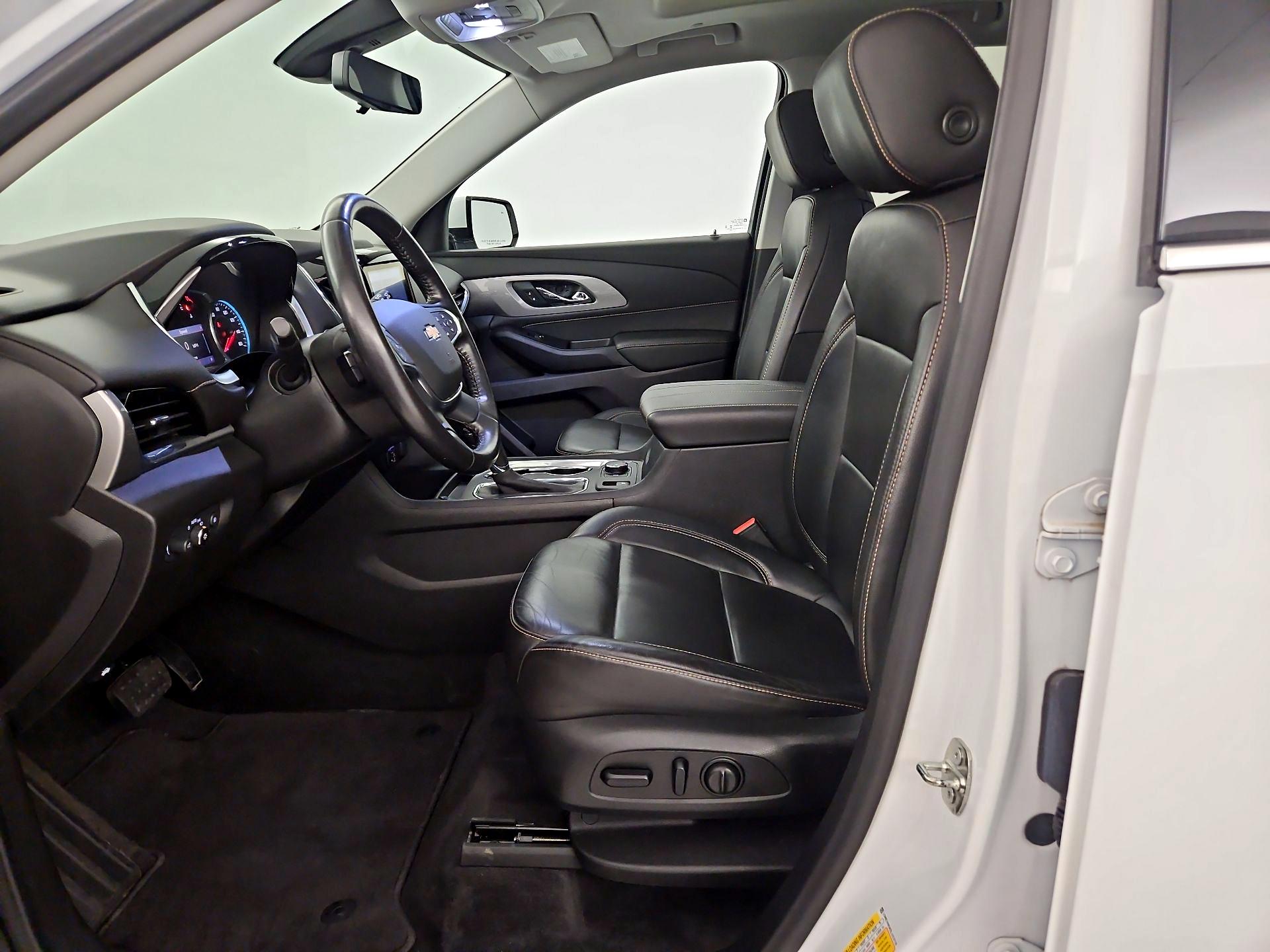 Thumbnail: 2020 Chevrolet Traverse - 9