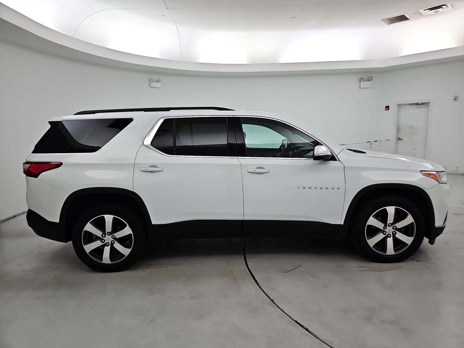 Thumbnail: 2020 Chevrolet Traverse - 4
