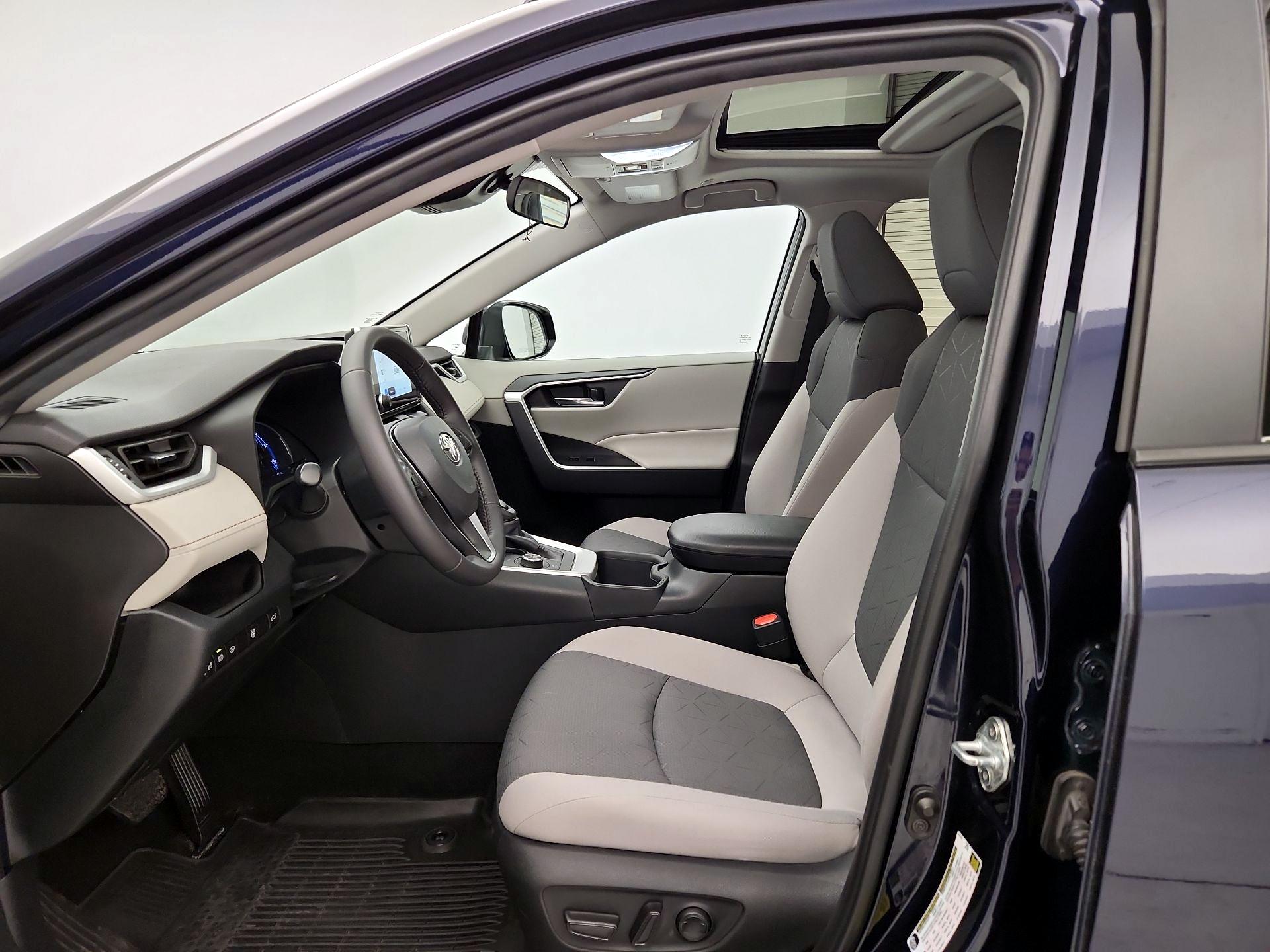 Thumbnail: 2024 Toyota RAV4 - 11