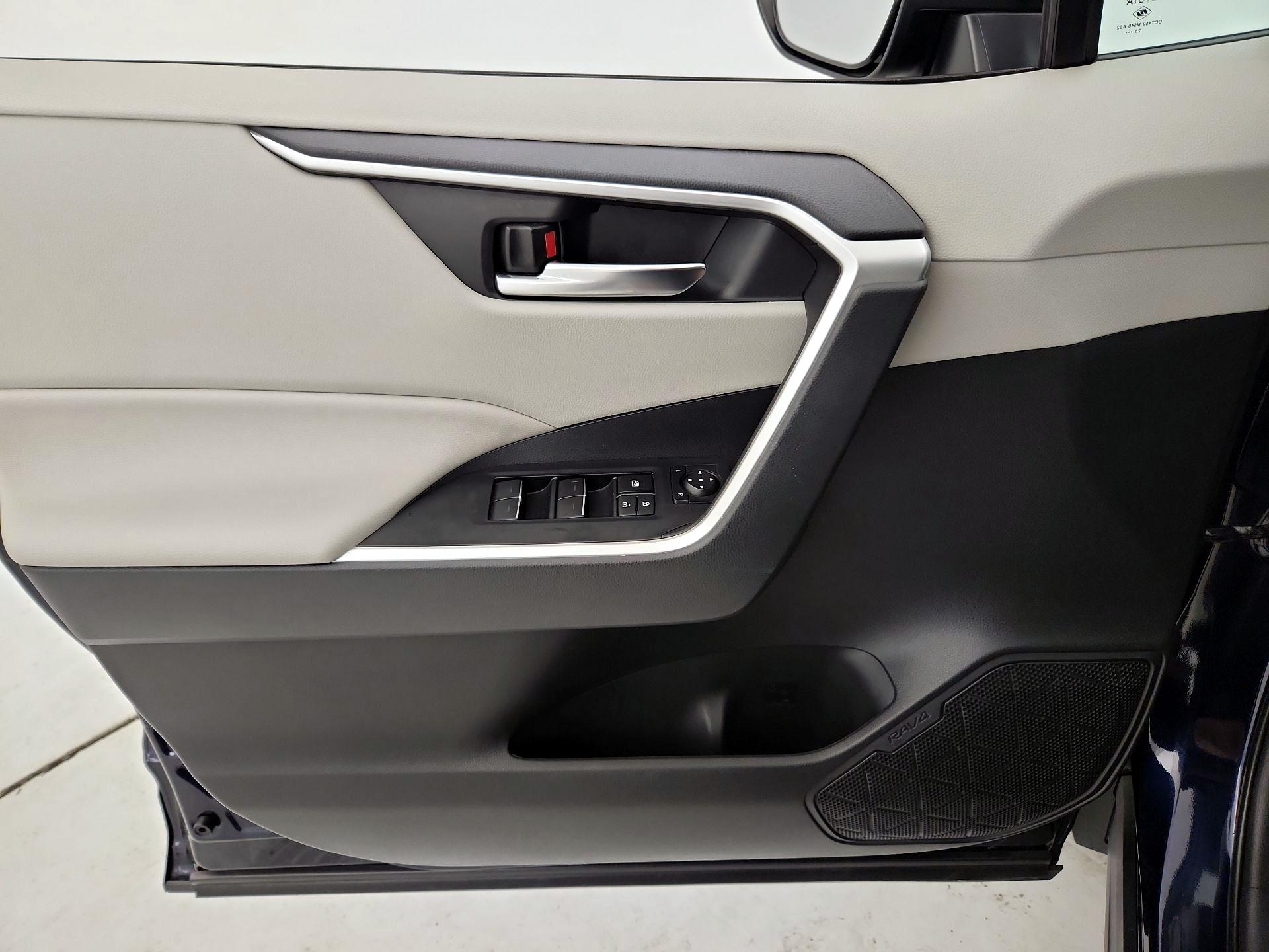 Thumbnail: 2024 Toyota RAV4 - 12