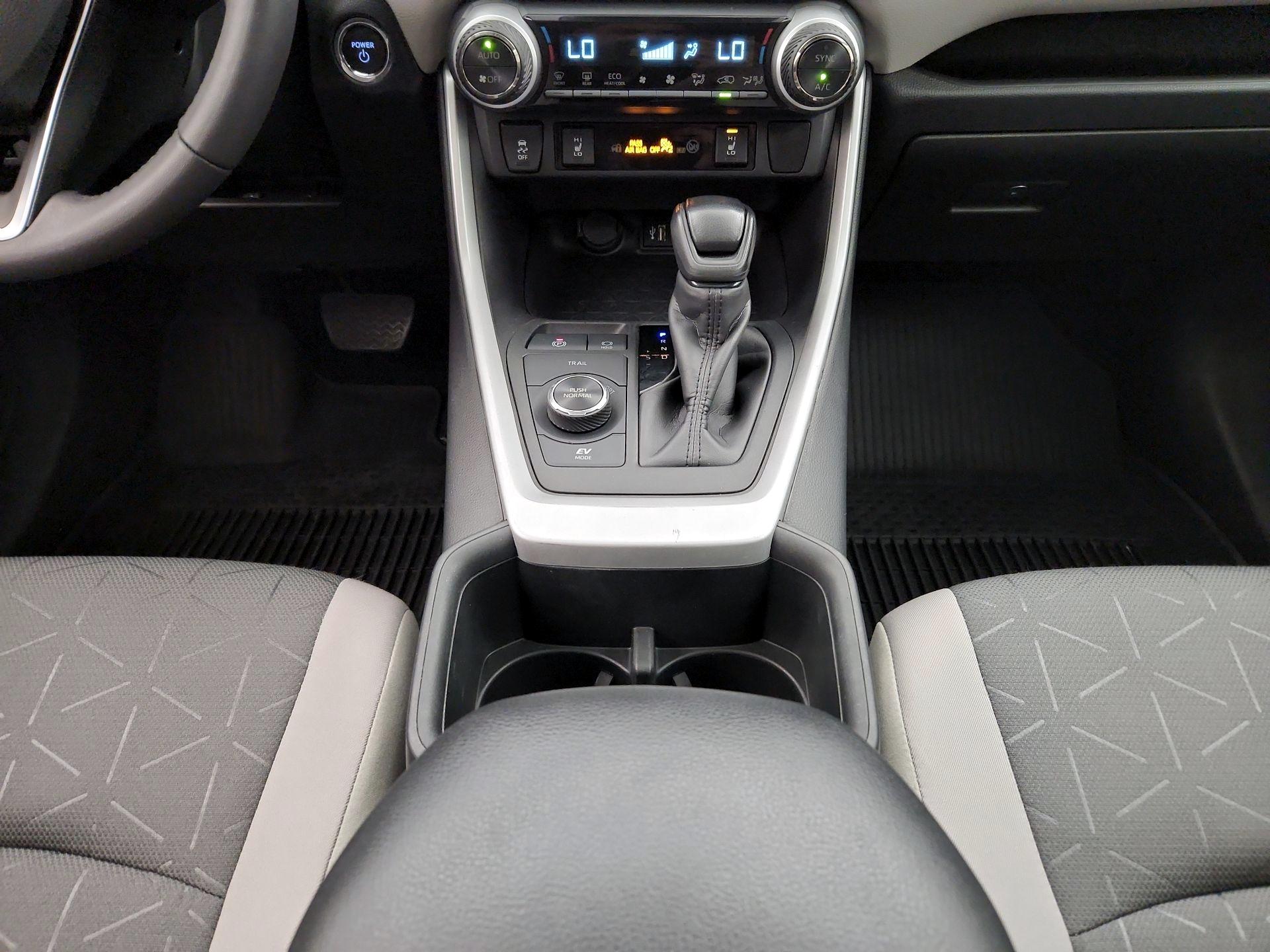 Thumbnail: 2024 Toyota RAV4 - 17