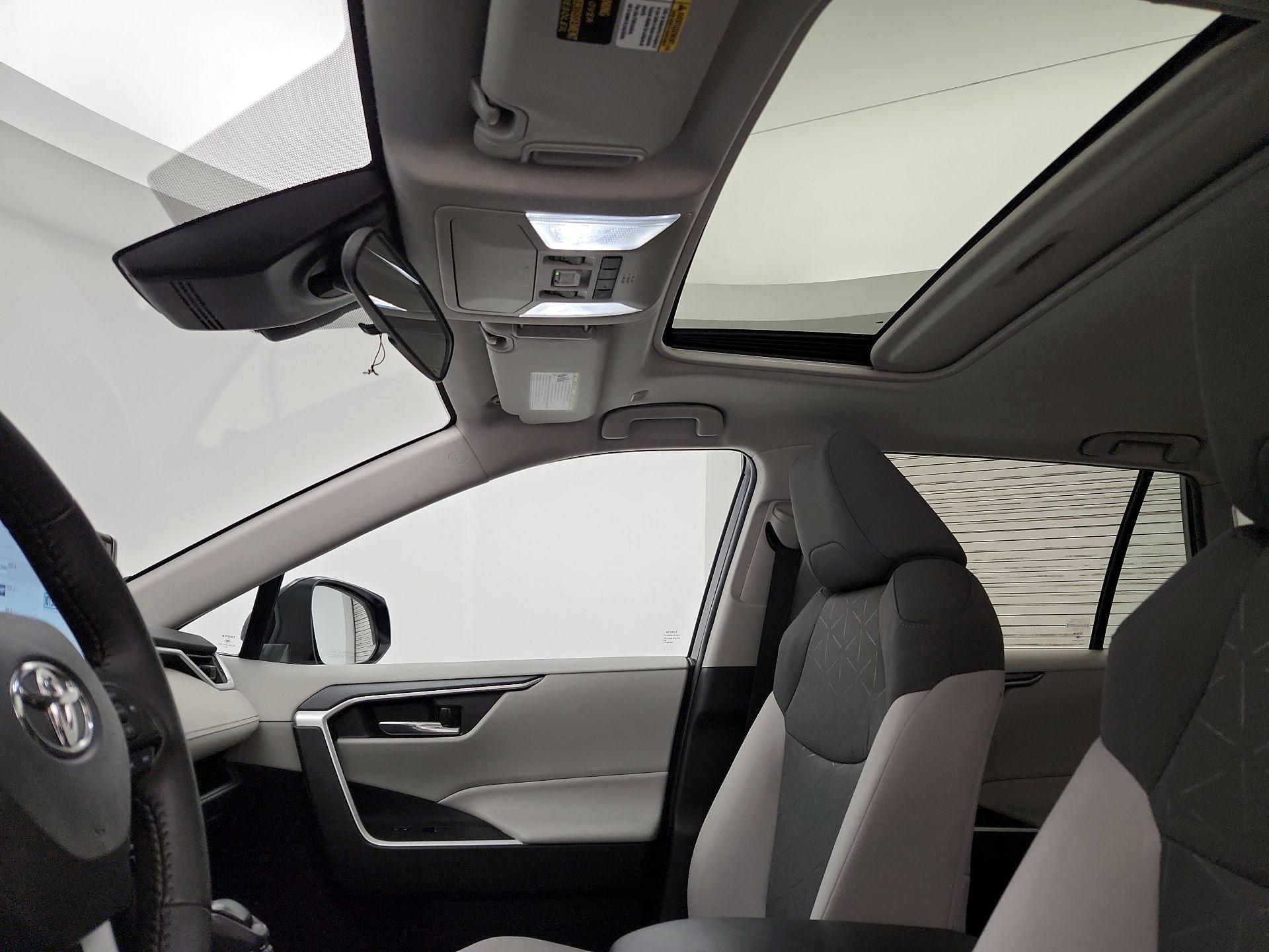 Thumbnail: 2024 Toyota RAV4 - 19