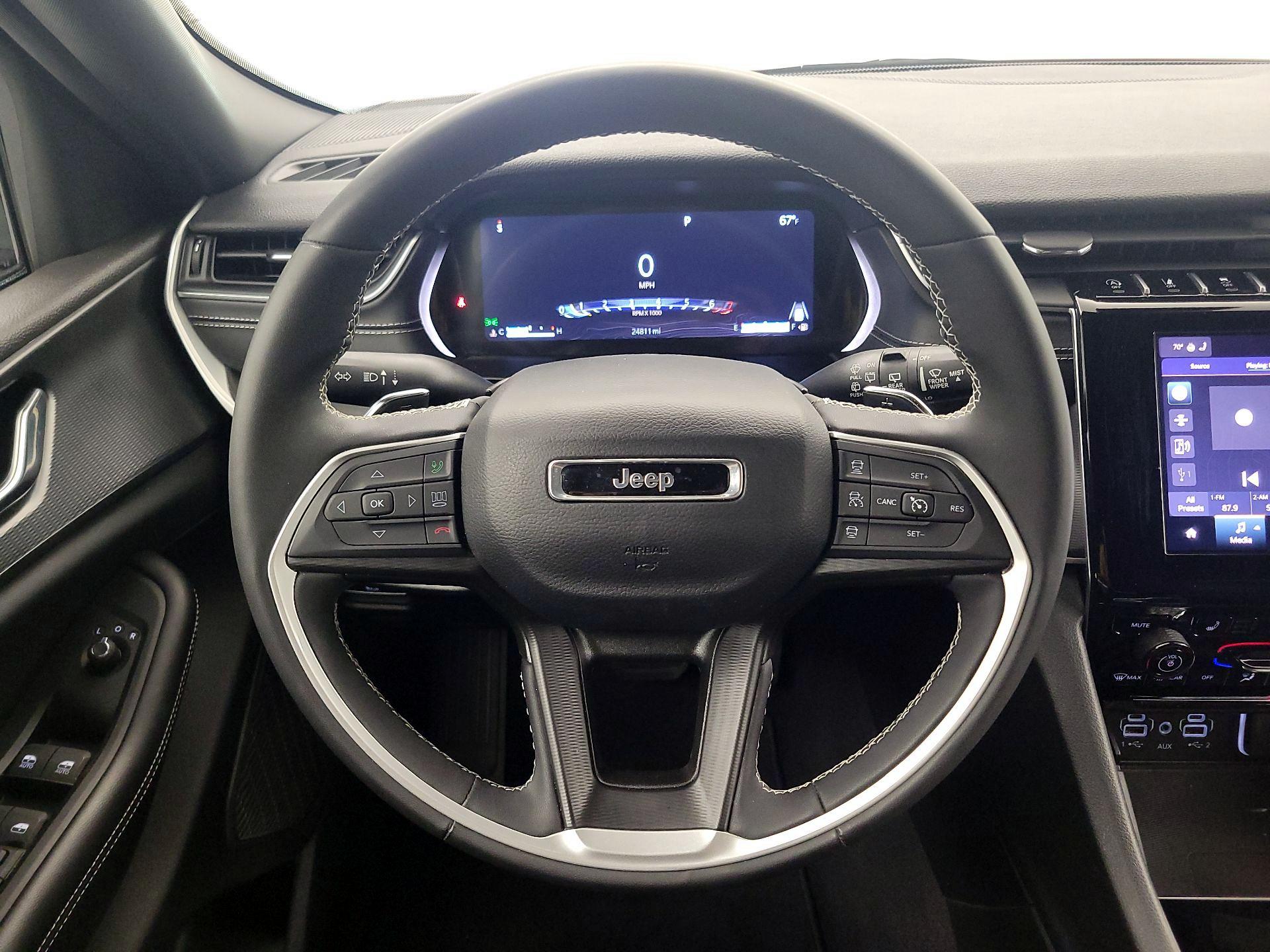 Thumbnail: 2024 Jeep Grand Cherokee - 10