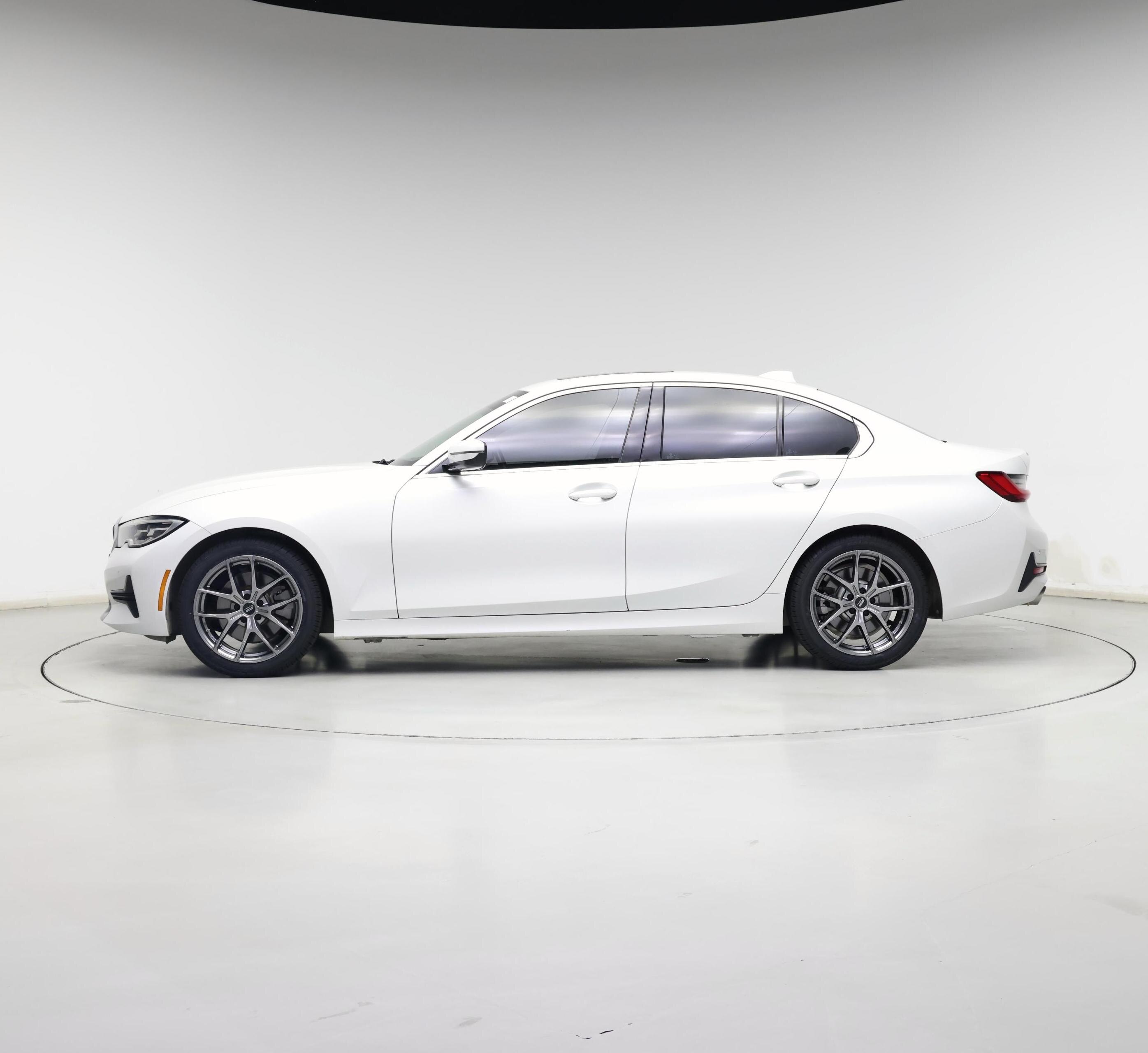 Thumbnail: 2020 BMW 3 Series - 3