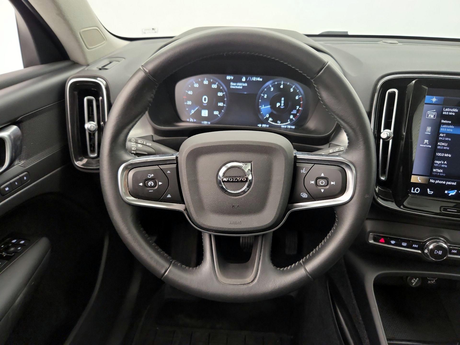 Thumbnail: 2021 Volvo XC40 - 10