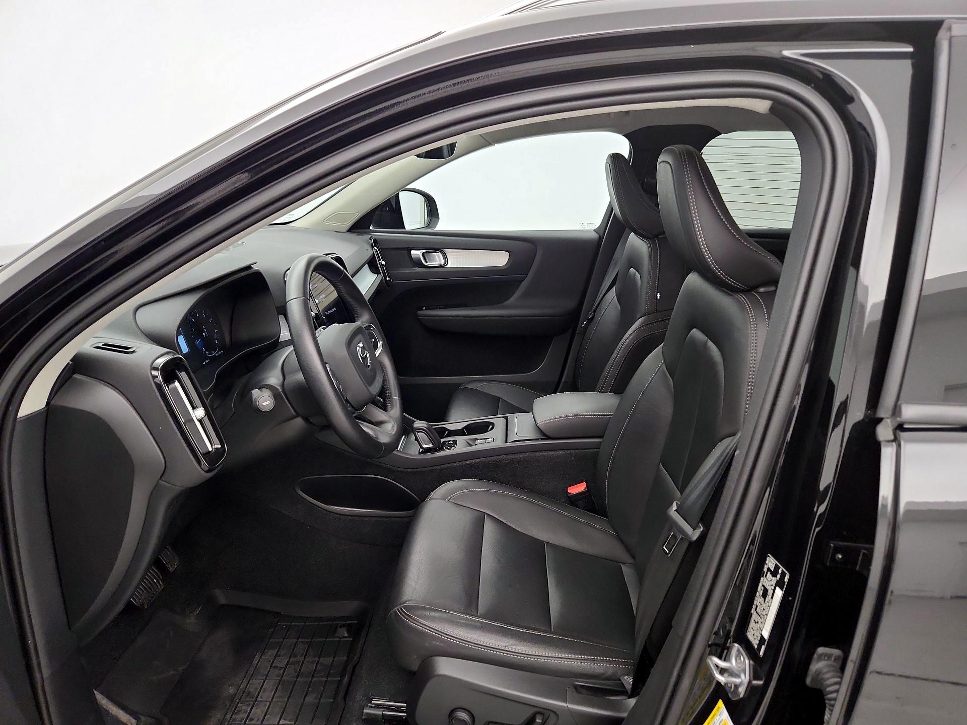 Thumbnail: 2021 Volvo XC40 - 11