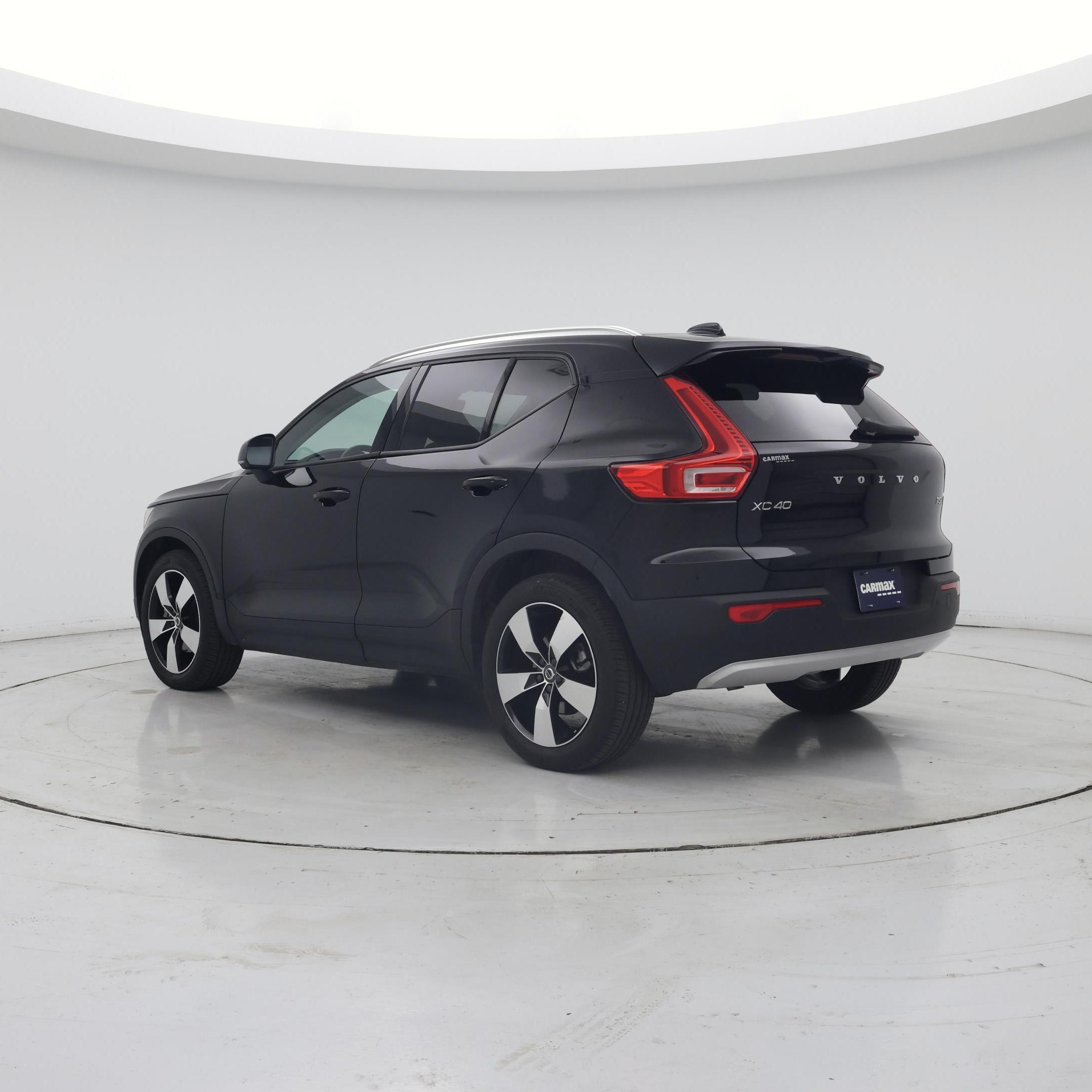 Thumbnail: 2021 Volvo XC40 - 2