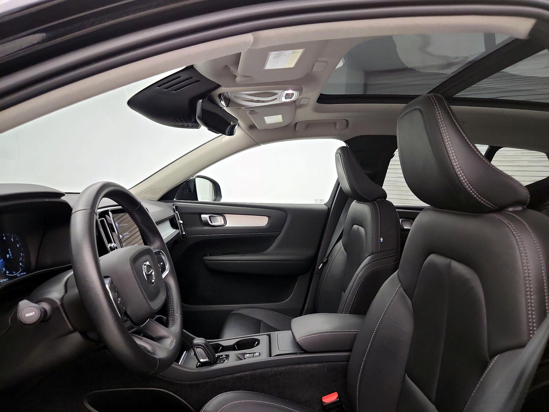 Thumbnail: 2021 Volvo XC40 - 19