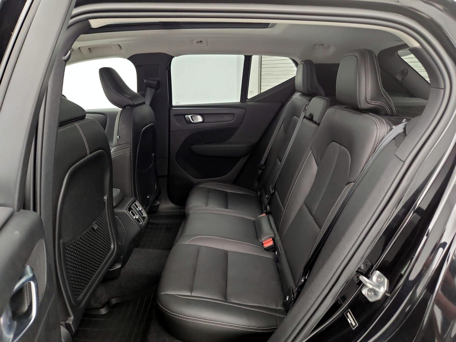 Thumbnail: 2021 Volvo XC40 - 20