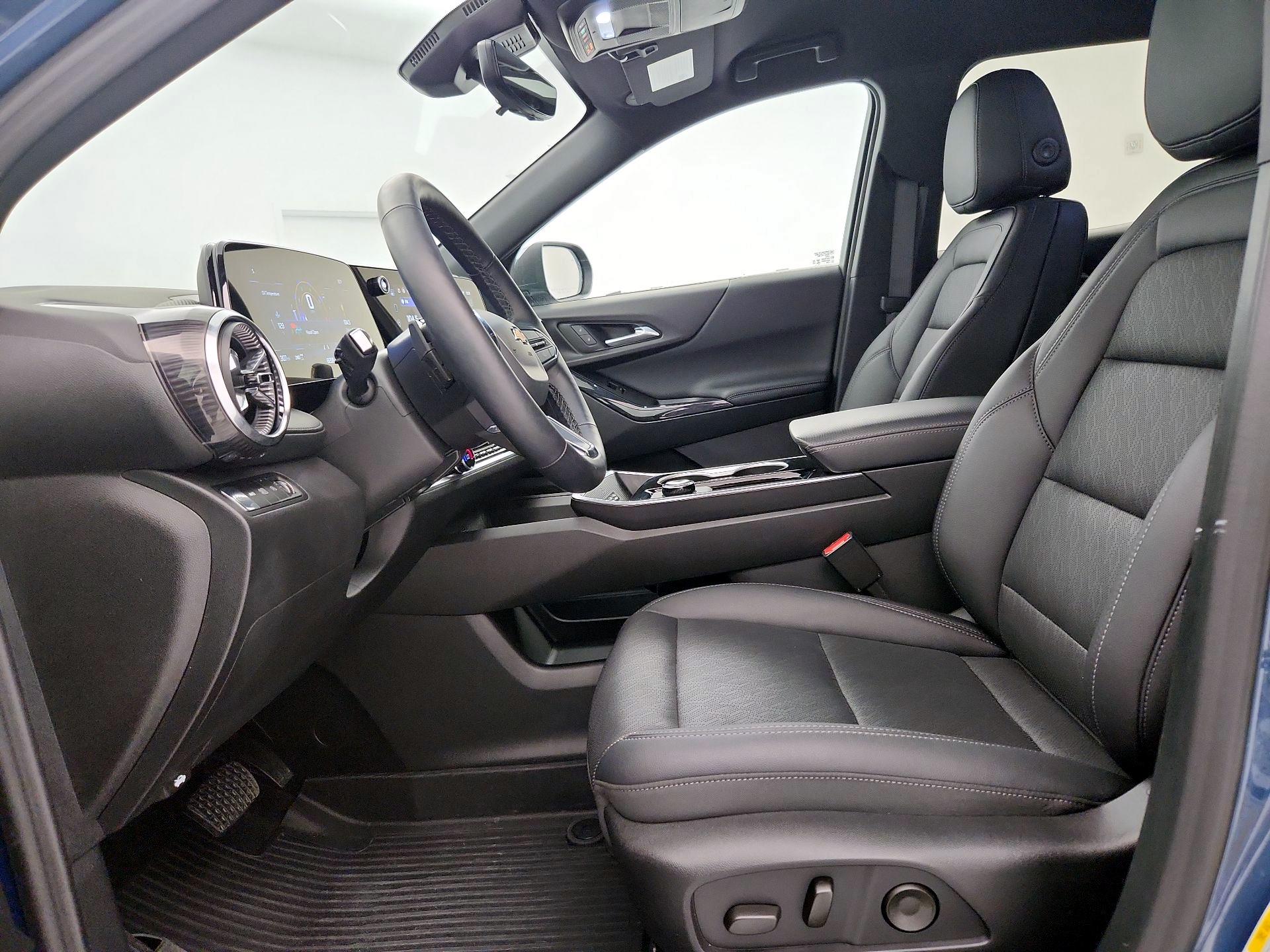 Thumbnail: 2026 Chevrolet Equinox - 11