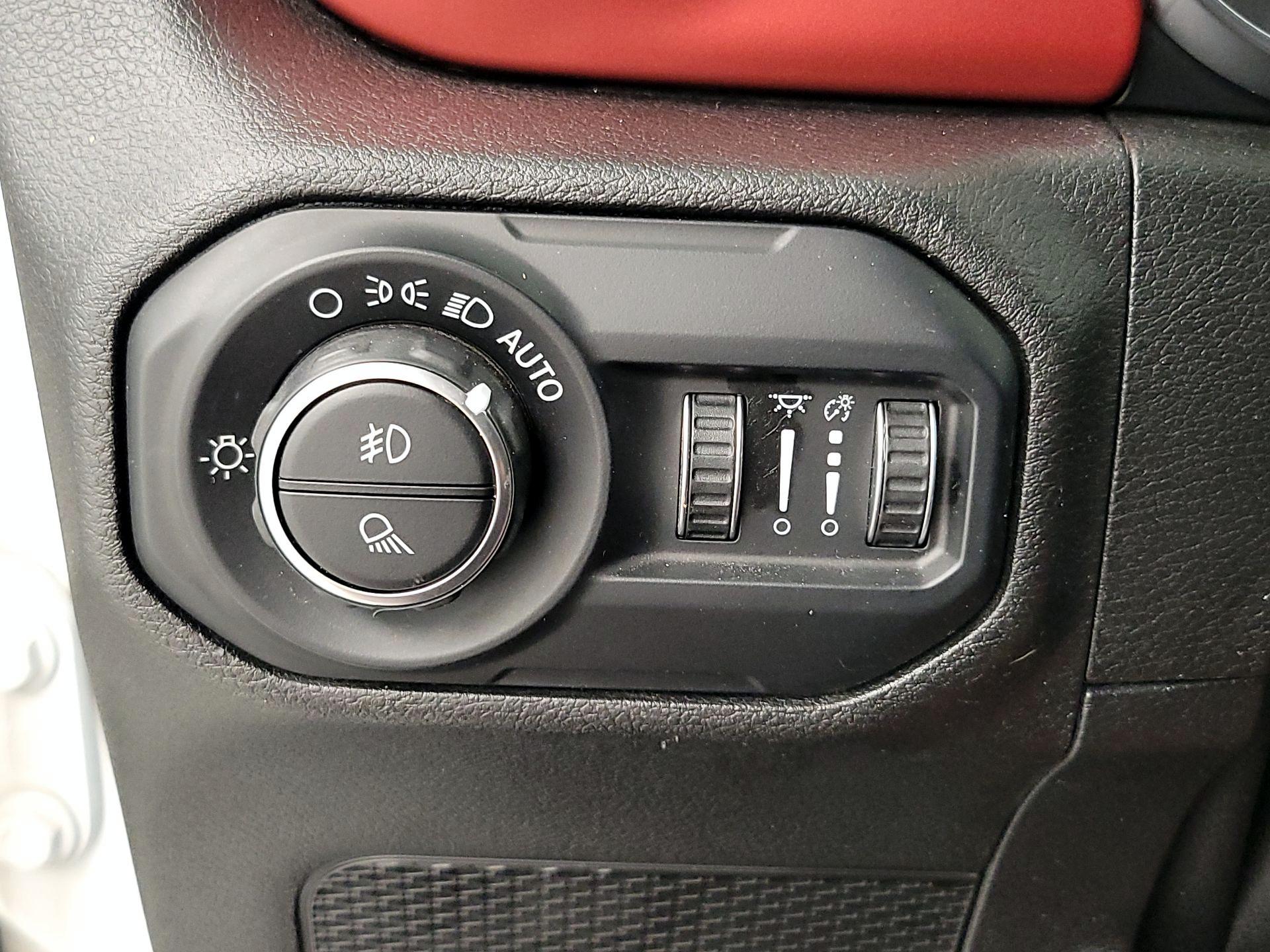 Thumbnail: 2020 Jeep Gladiator - 13