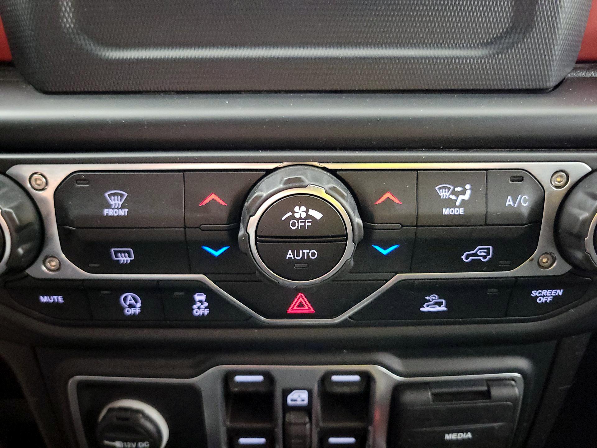 Thumbnail: 2020 Jeep Gladiator - 16