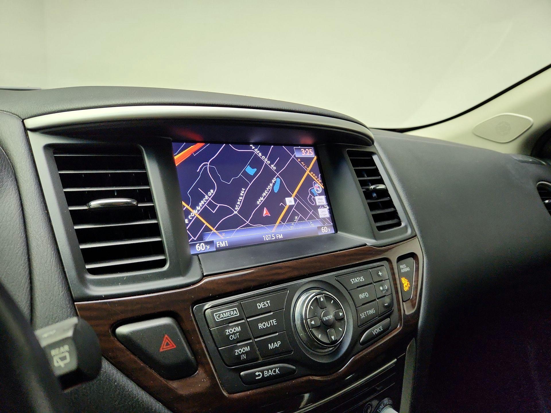 Thumbnail: 2015 Nissan Pathfinder - 12