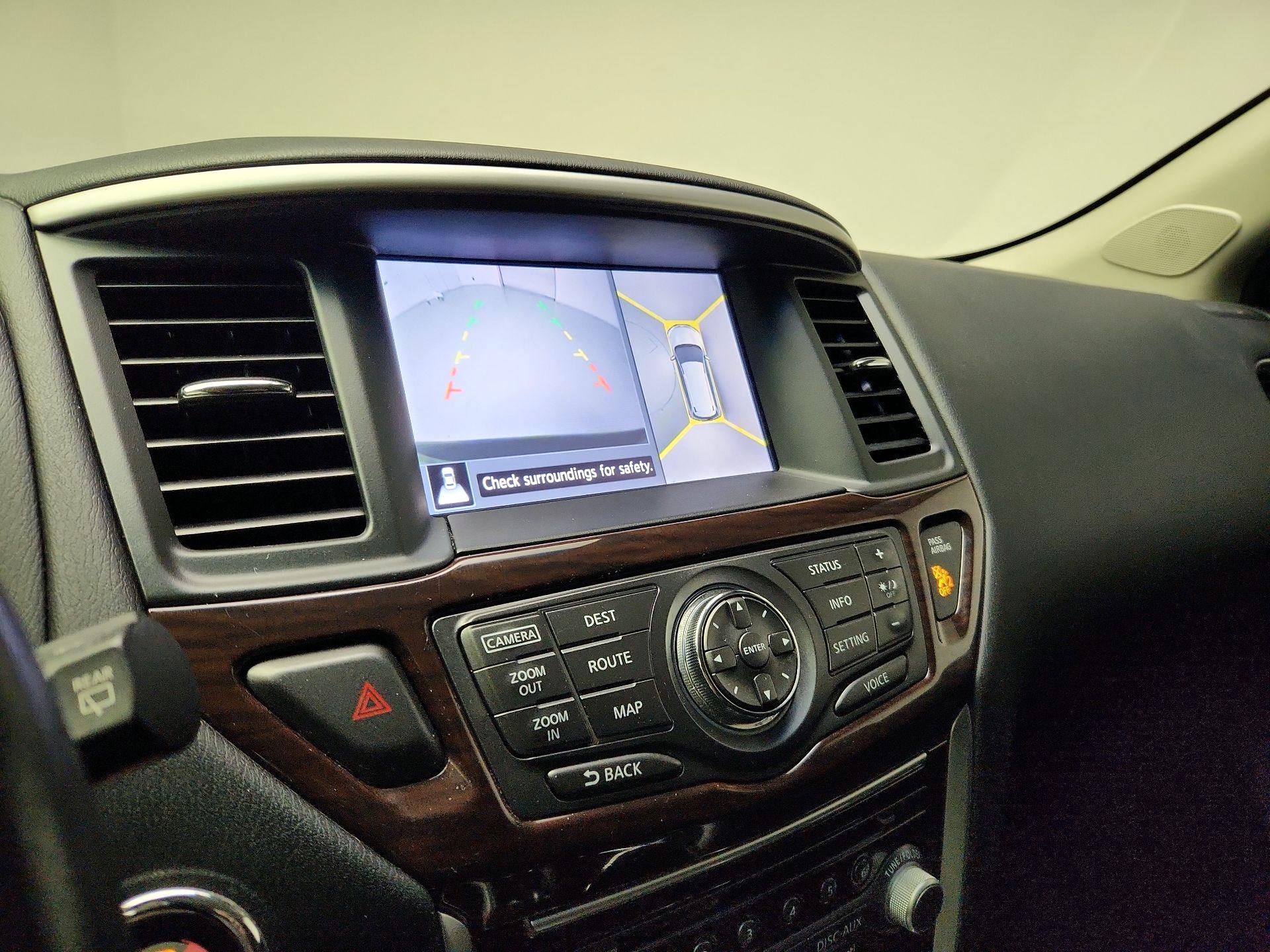 Thumbnail: 2015 Nissan Pathfinder - 13