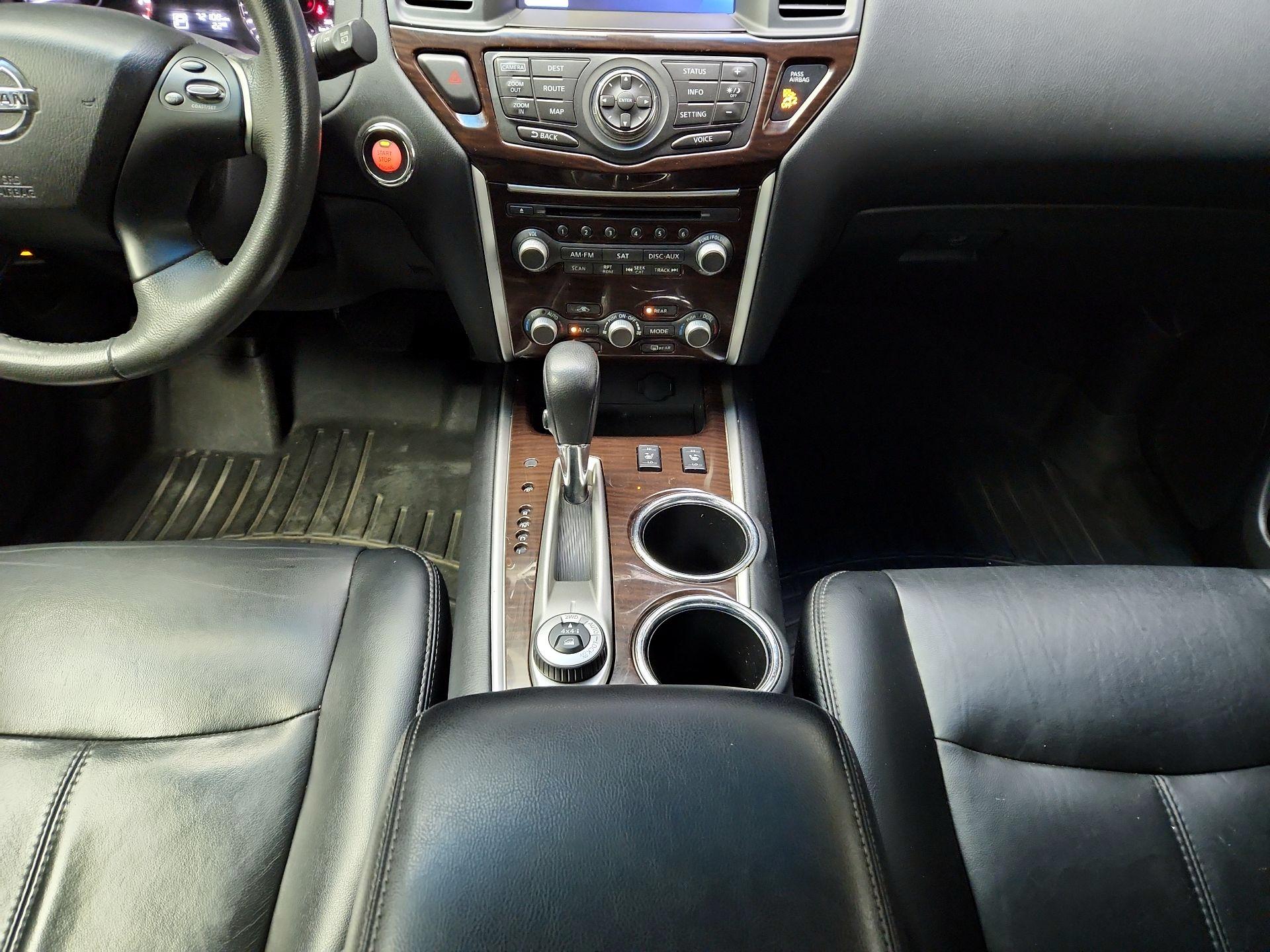 Thumbnail: 2015 Nissan Pathfinder - 16