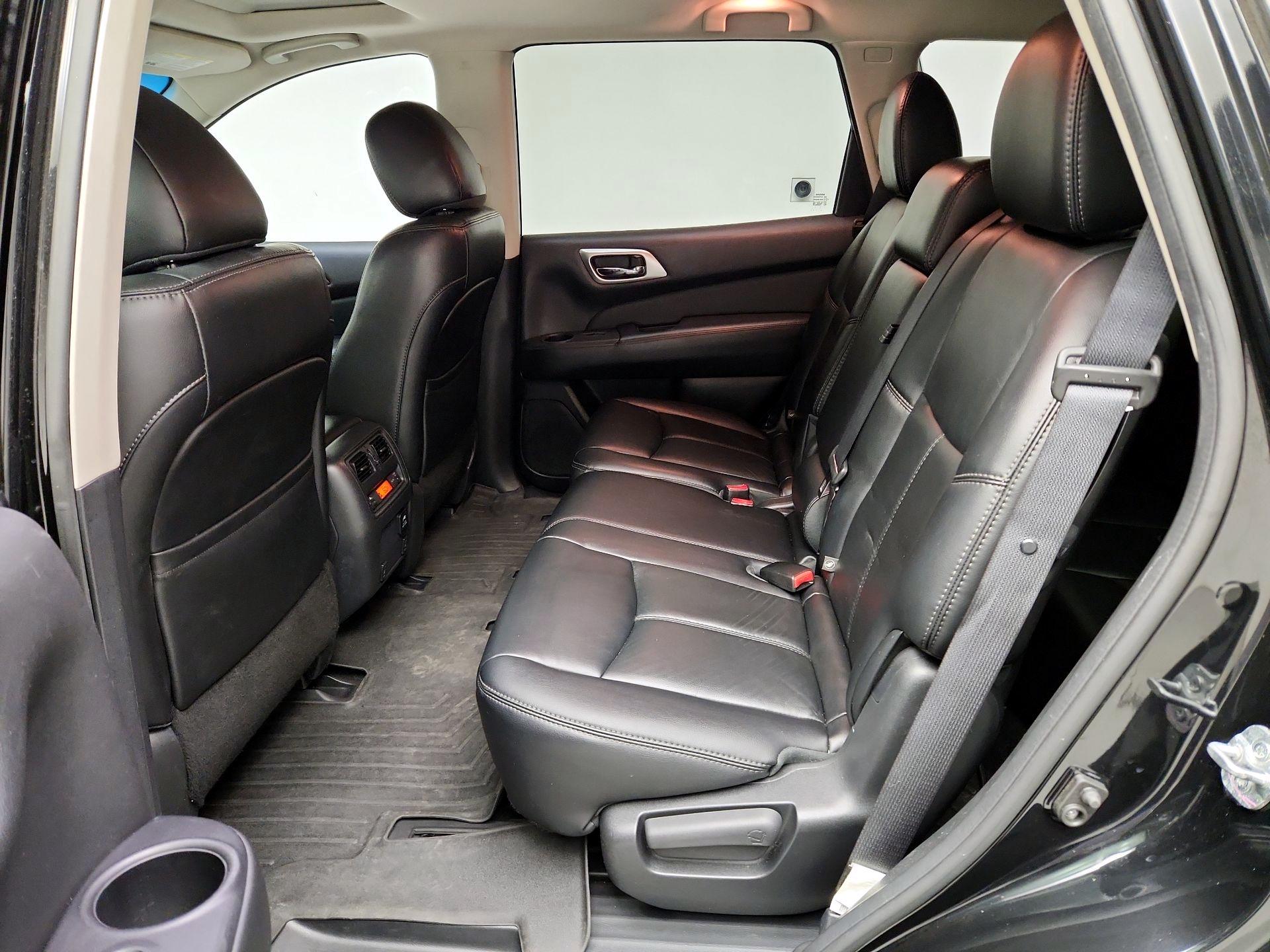 Thumbnail: 2015 Nissan Pathfinder - 19