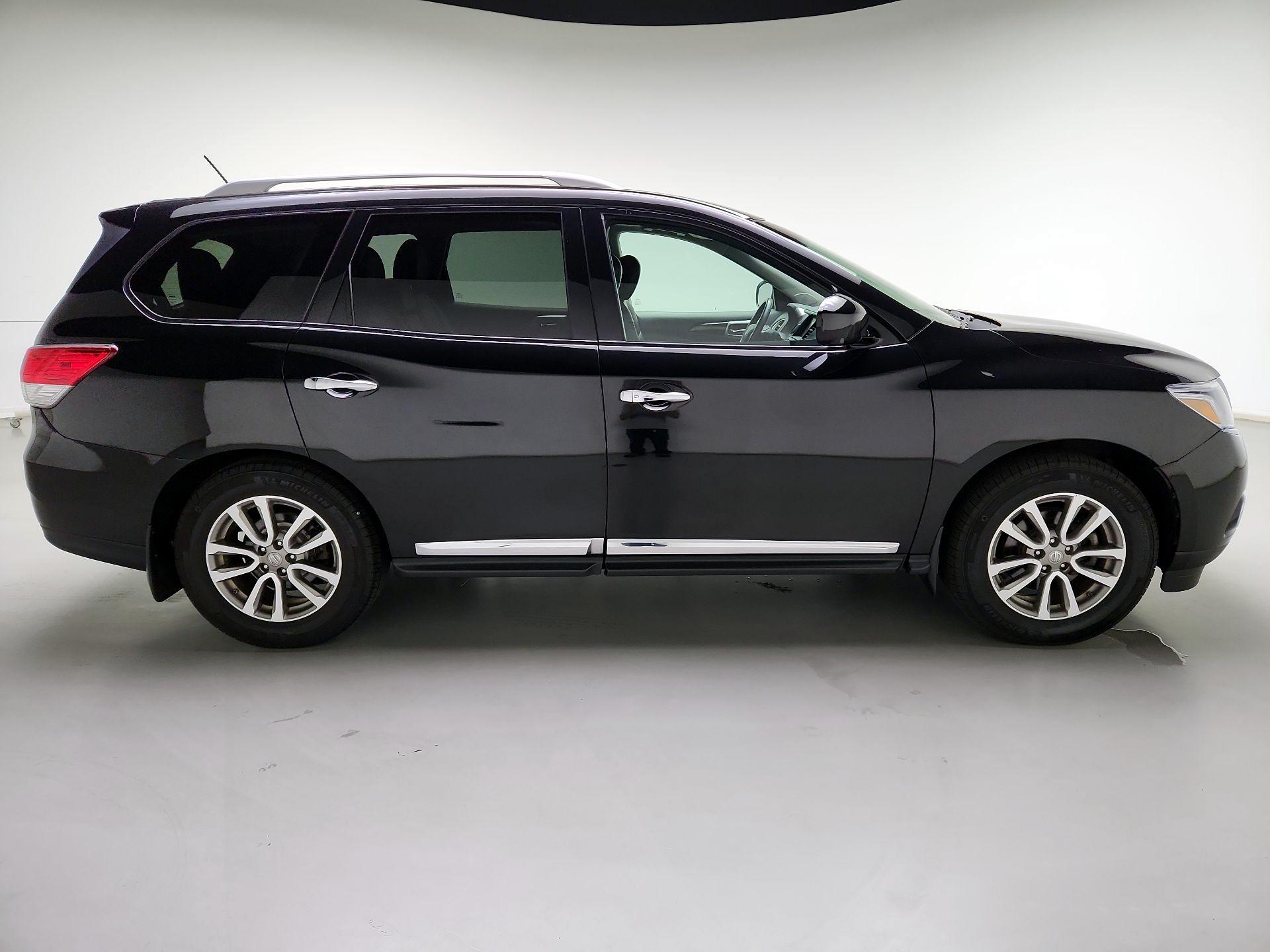 Thumbnail: 2015 Nissan Pathfinder - 4