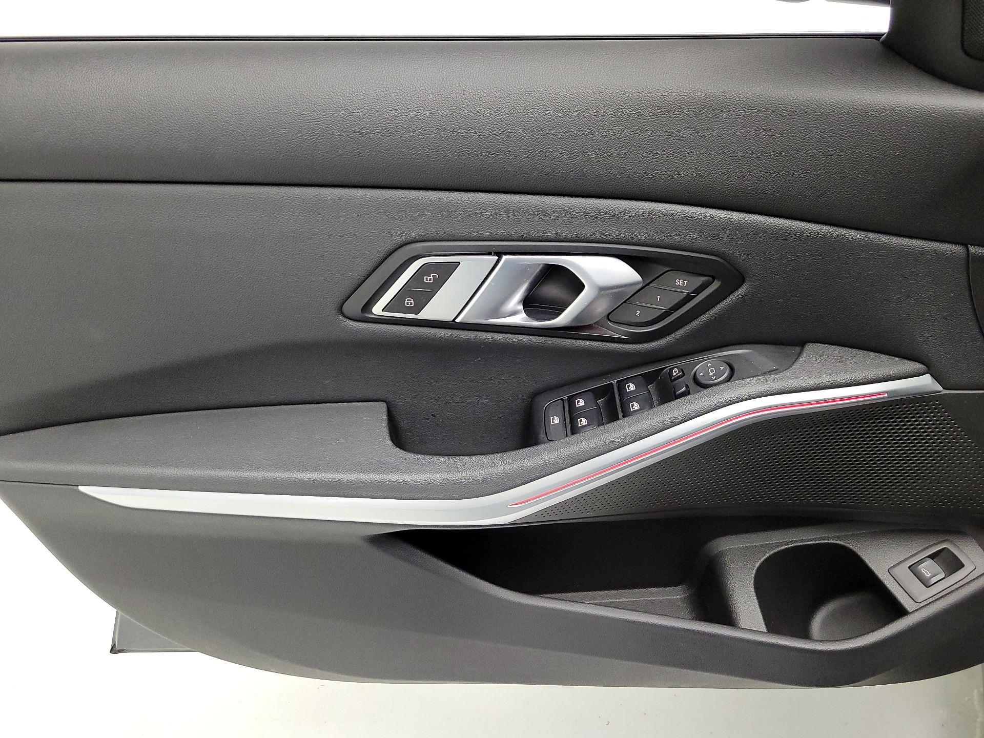 Thumbnail: 2020 BMW 3 Series - 12