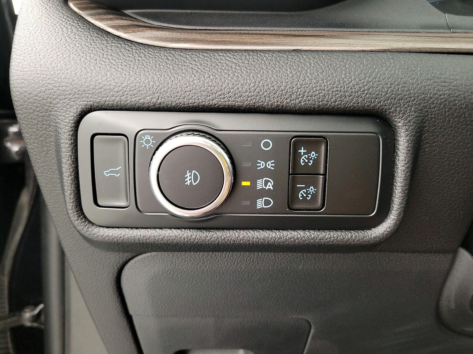 2023 Ford Explorer Limited - Photo 14