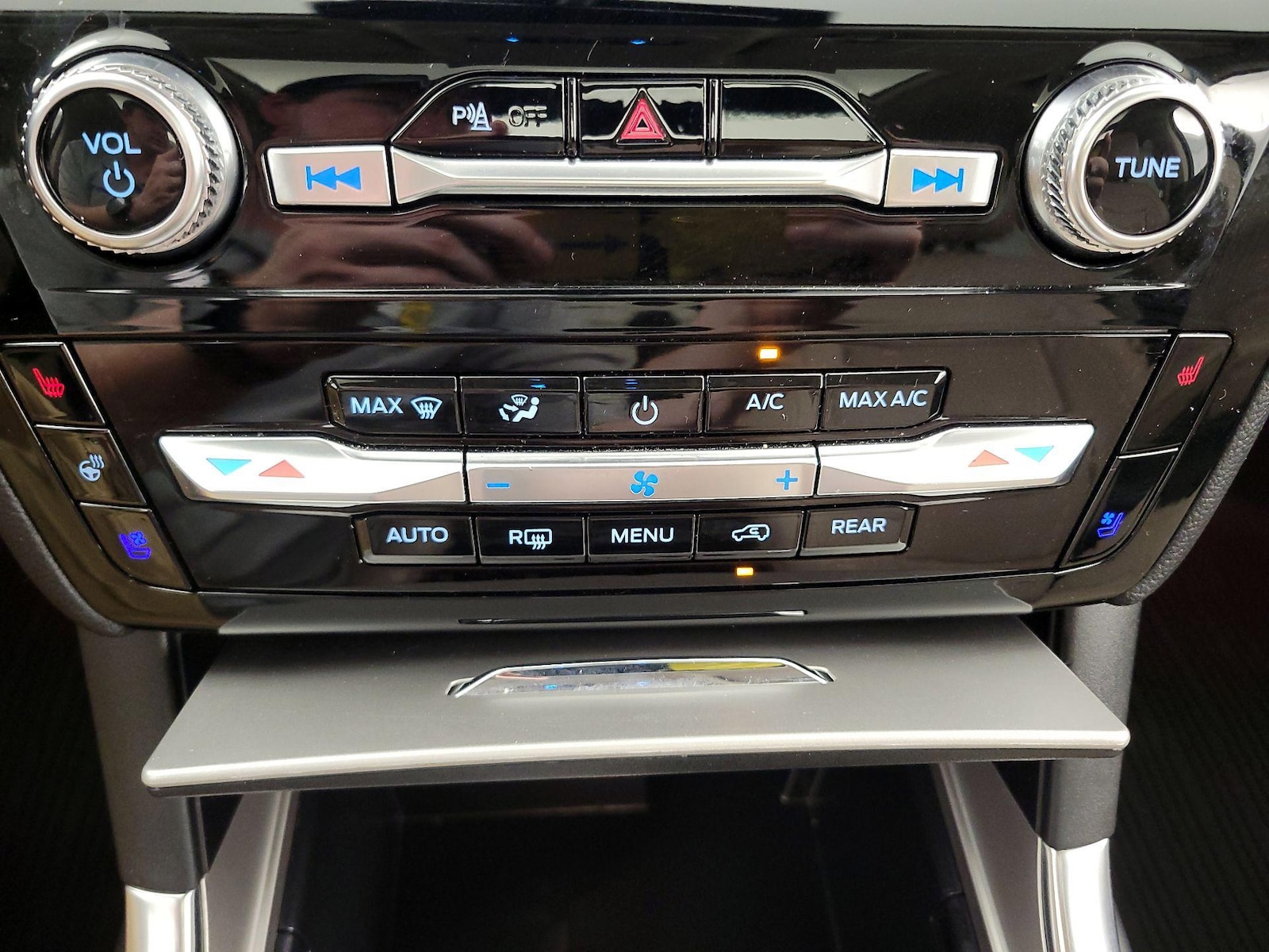 2023 Ford Explorer Limited - Photo 18